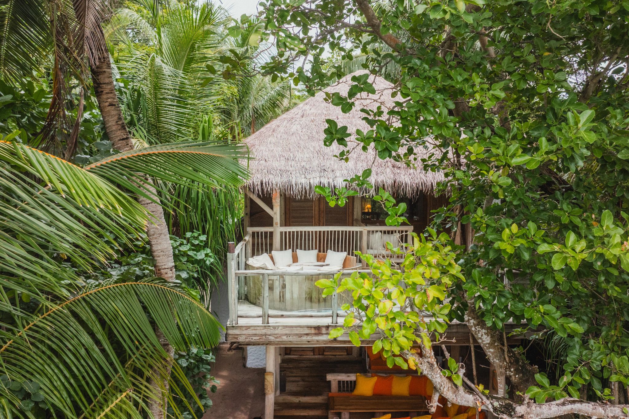 Crusoe Suite Pool entrada suite crusoe - vegetacao tropical luxo - arquitetura maldivas