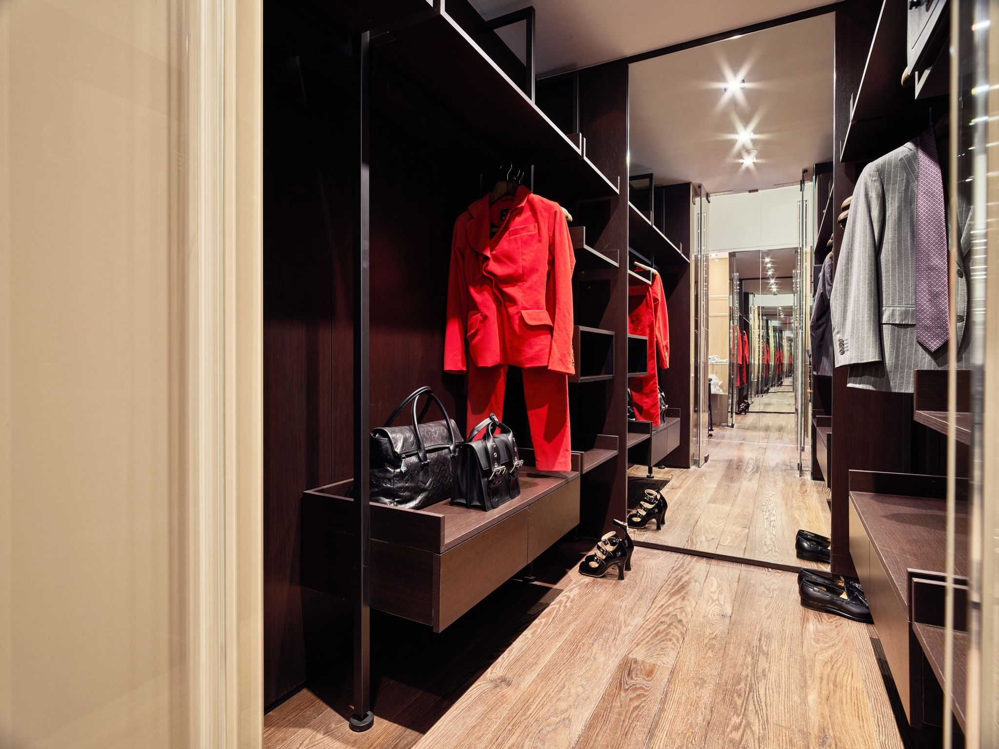 closet amplo - closet espaçoso - suite com closet