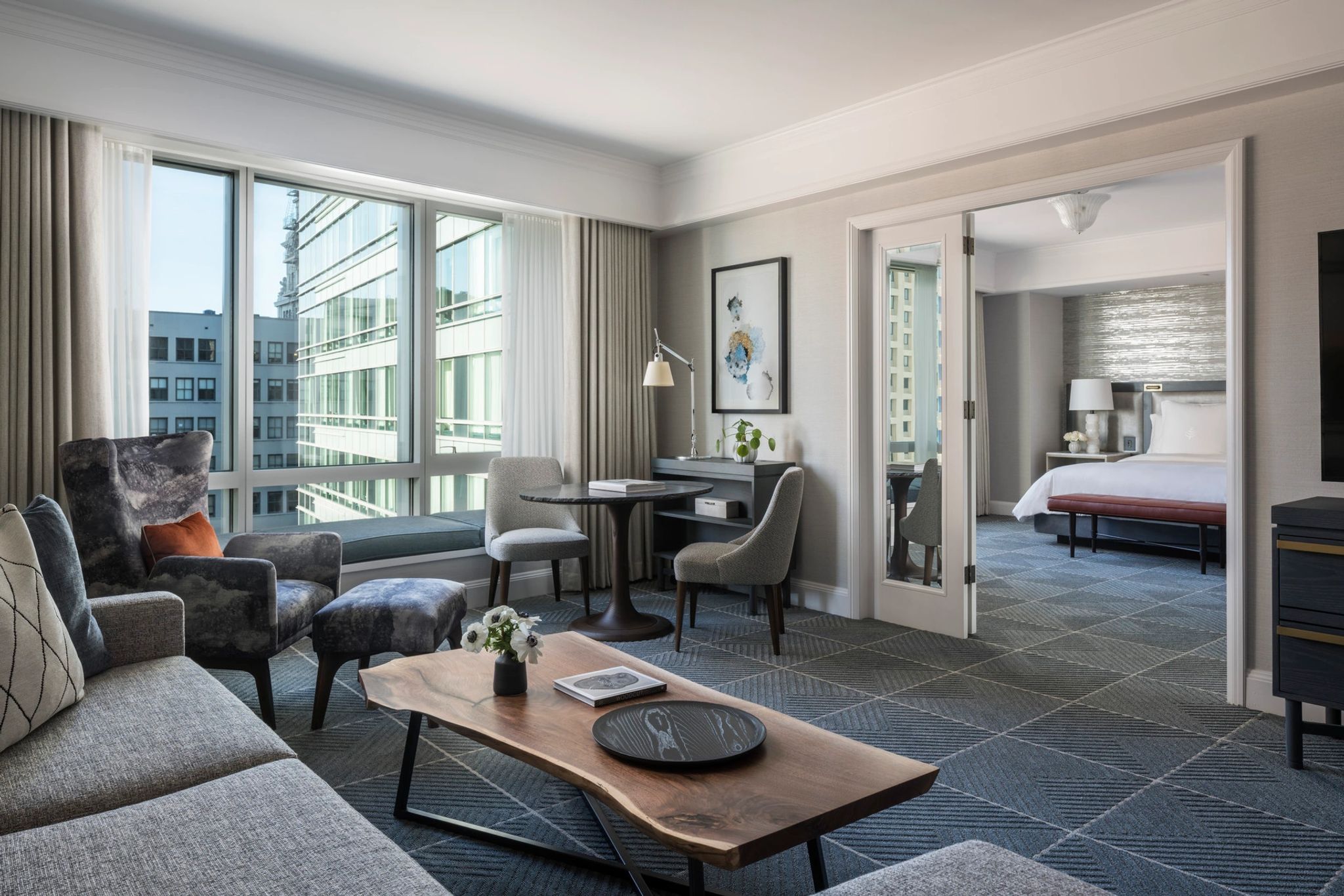 Four Seasons Executive Suite   sala de estar – suite com sala – sala moderna - suite executiva
