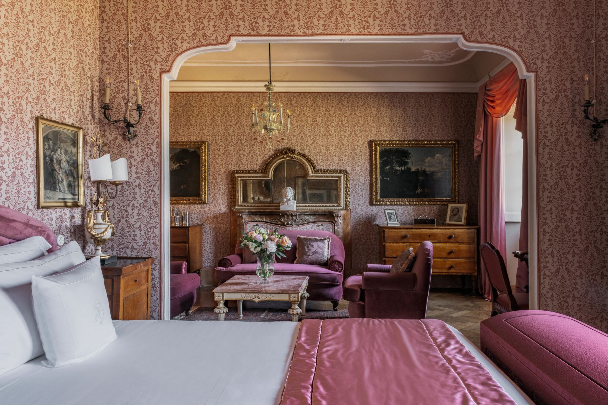 Villa Sola Cabiati vila premium – vista lago e jardim – cama casal – suite chique