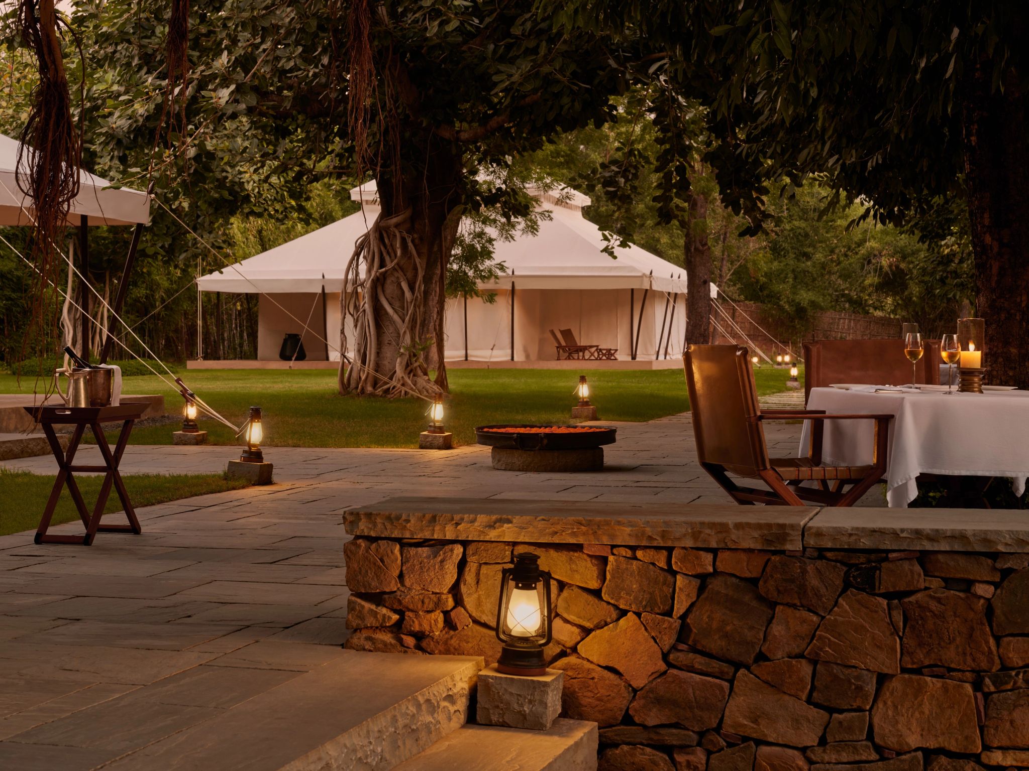 Terraço do restaurante Dining Tented restaurante com terraço - jantar a luz de velas - jantar ao ar livre