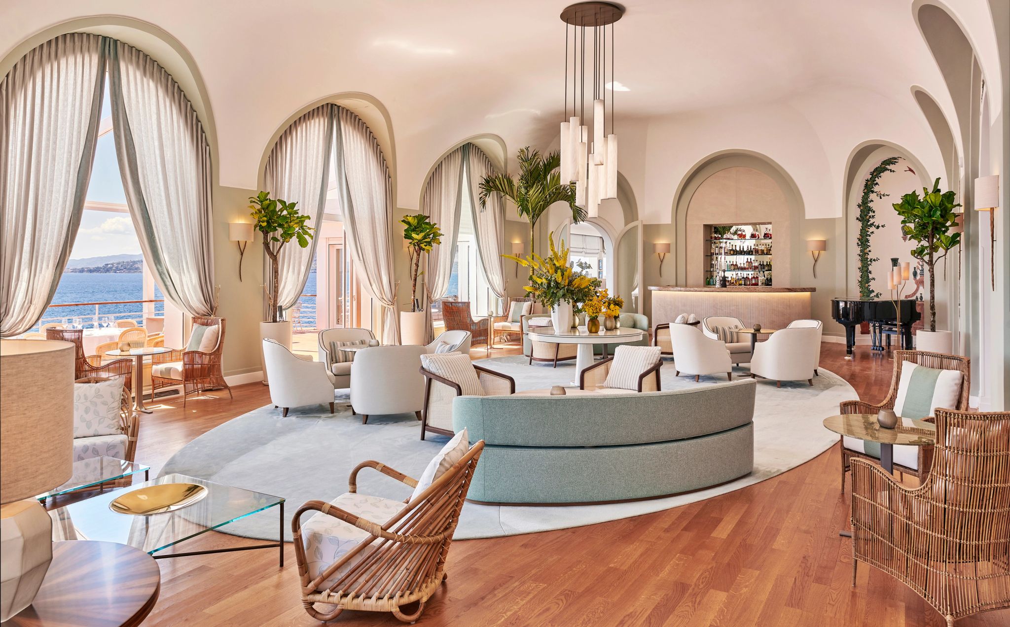 La Rotonde Bar lounge gourmet - bar moderno - bar vista mar - vida noturna