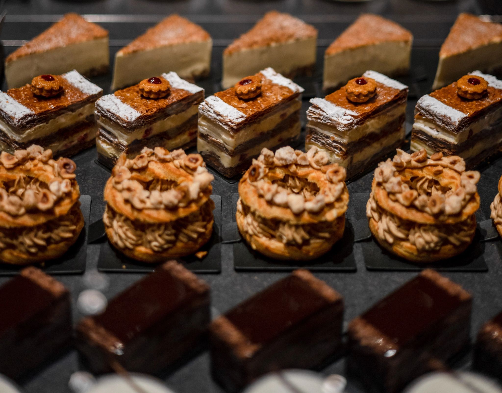 massagem com pedras quentes – spa relaxante – terapia holistica