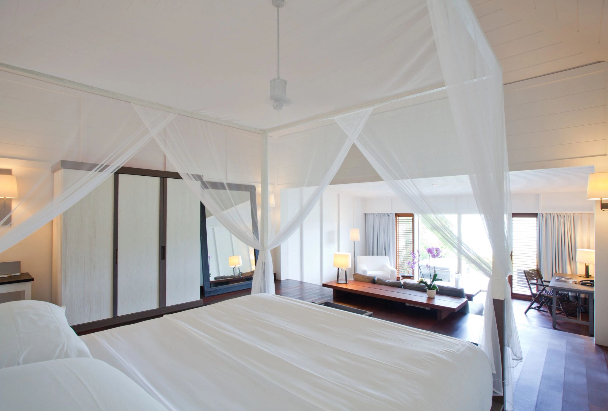 Grand Suite Plage cama de dossel - suite casal - decoraçao moderna - suite beira mar - suite de luxo