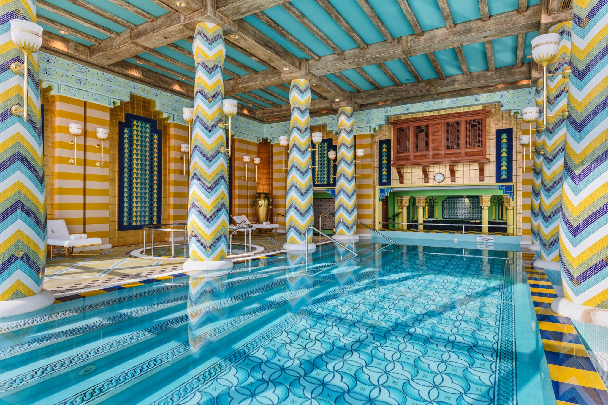 piscina de luxo - piscina coberta - piscina de hotel 