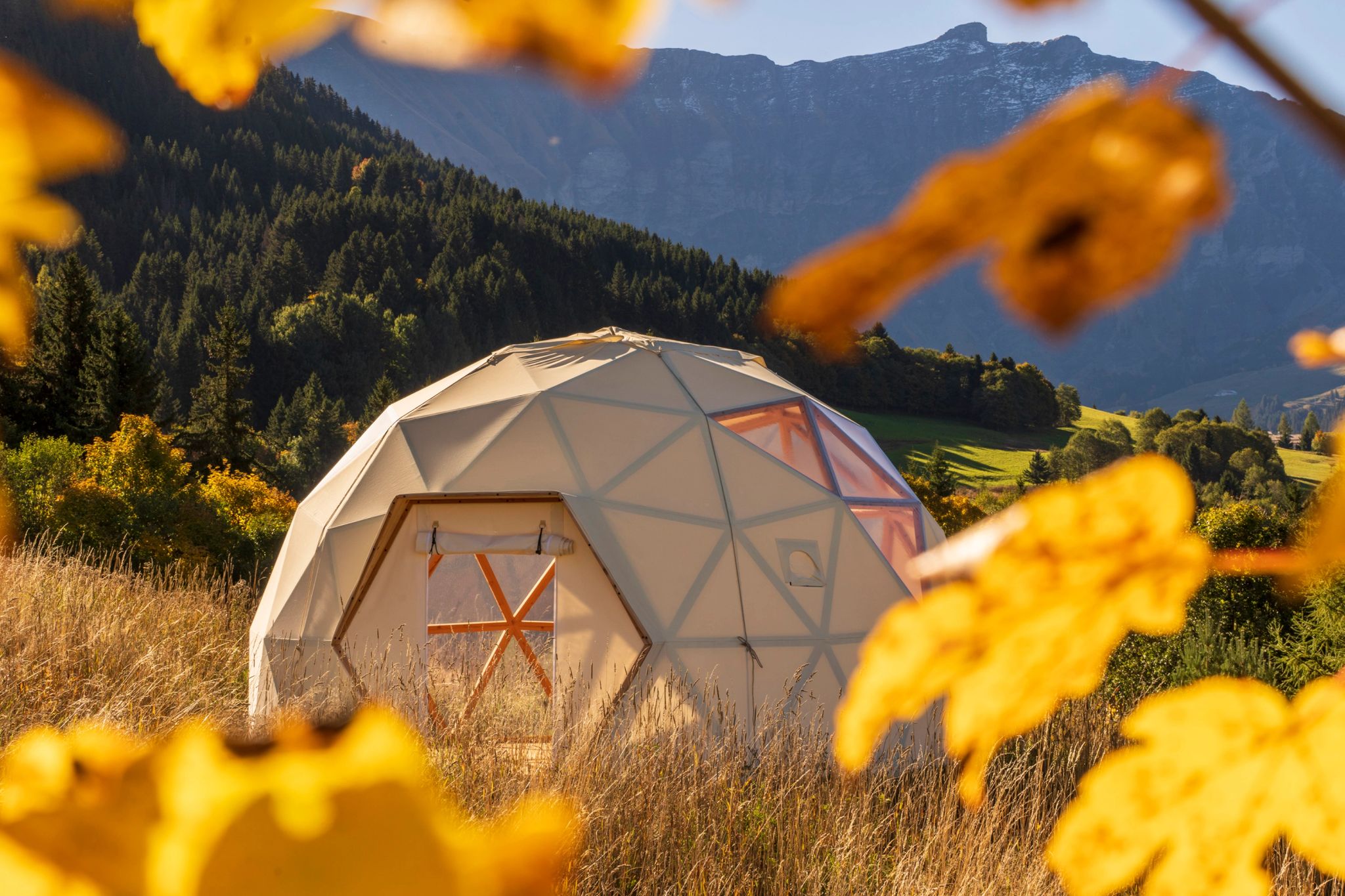 cabana ao ar livre – paisagem megeve – primavera - vegetaçao nativa - vista montanhas