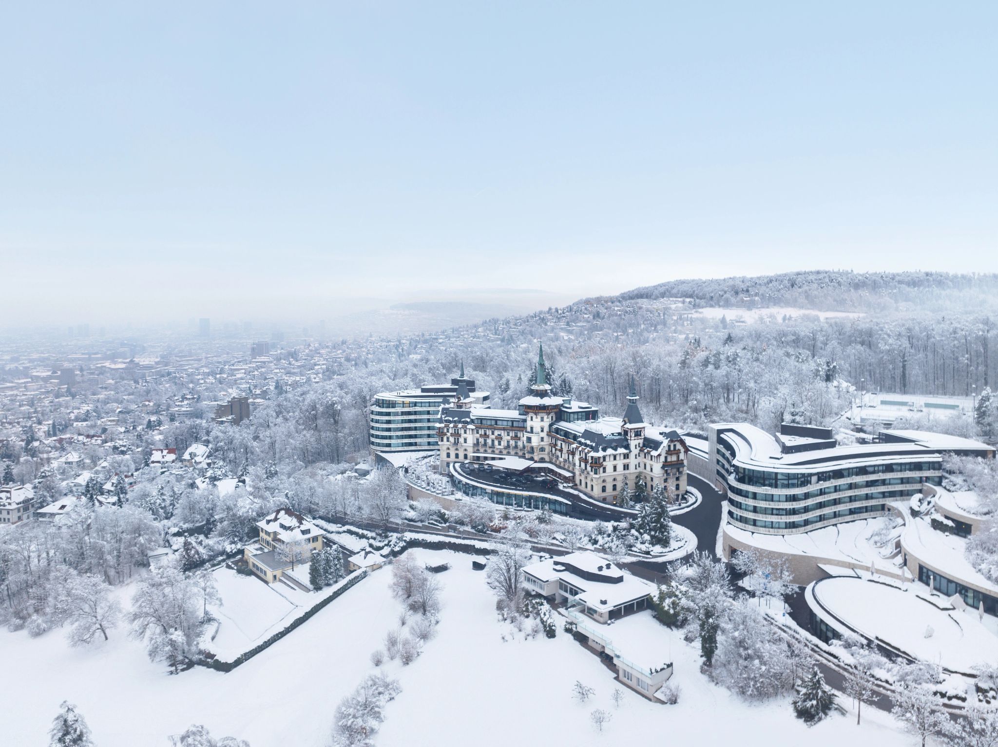 viagem de inverno - inverno na suiça - inverno europeu – zurique com neve – vista panoramica zurich  