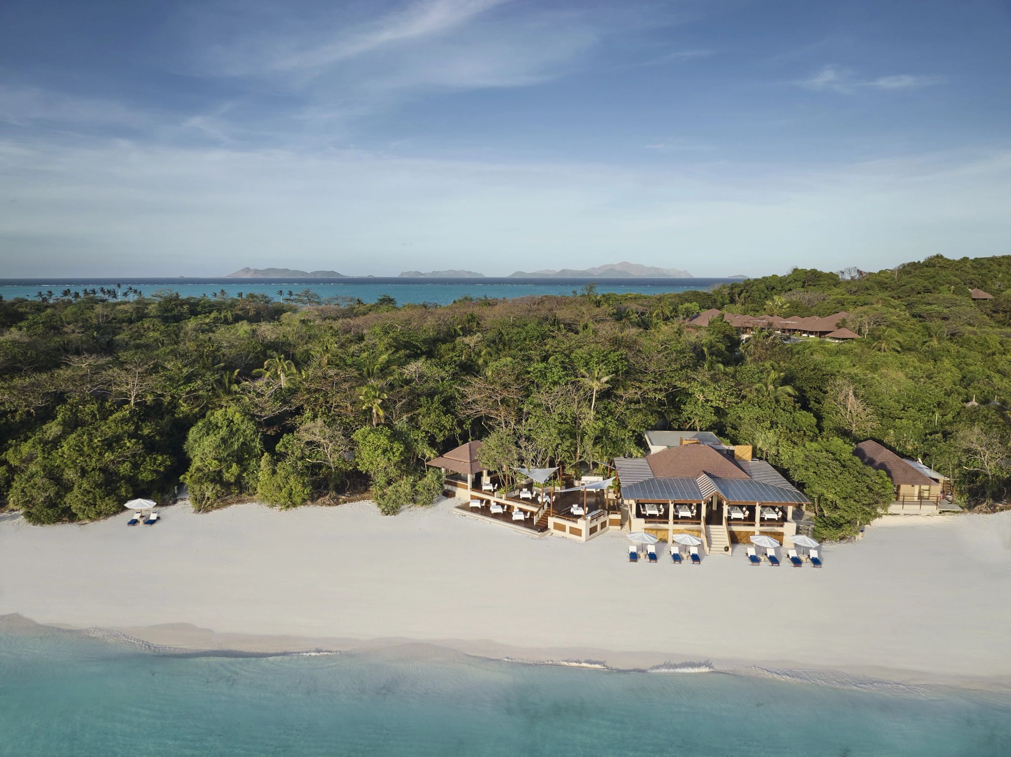 Vista aérea do resort resort beira mar - destino de natureza - praia paradisiaca