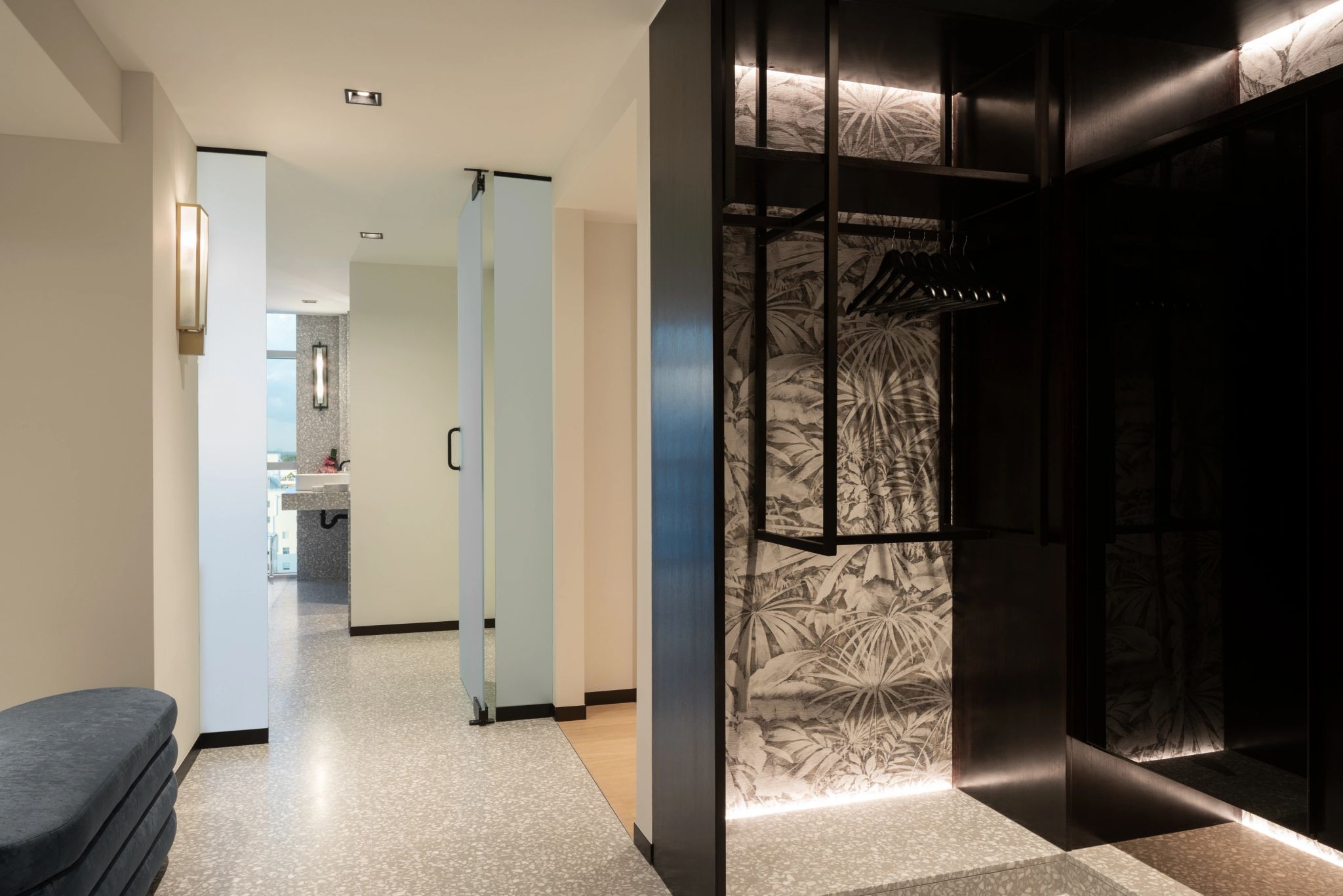 The Ritz-Carlton Suite closet moderno - suite com closet - dressing area