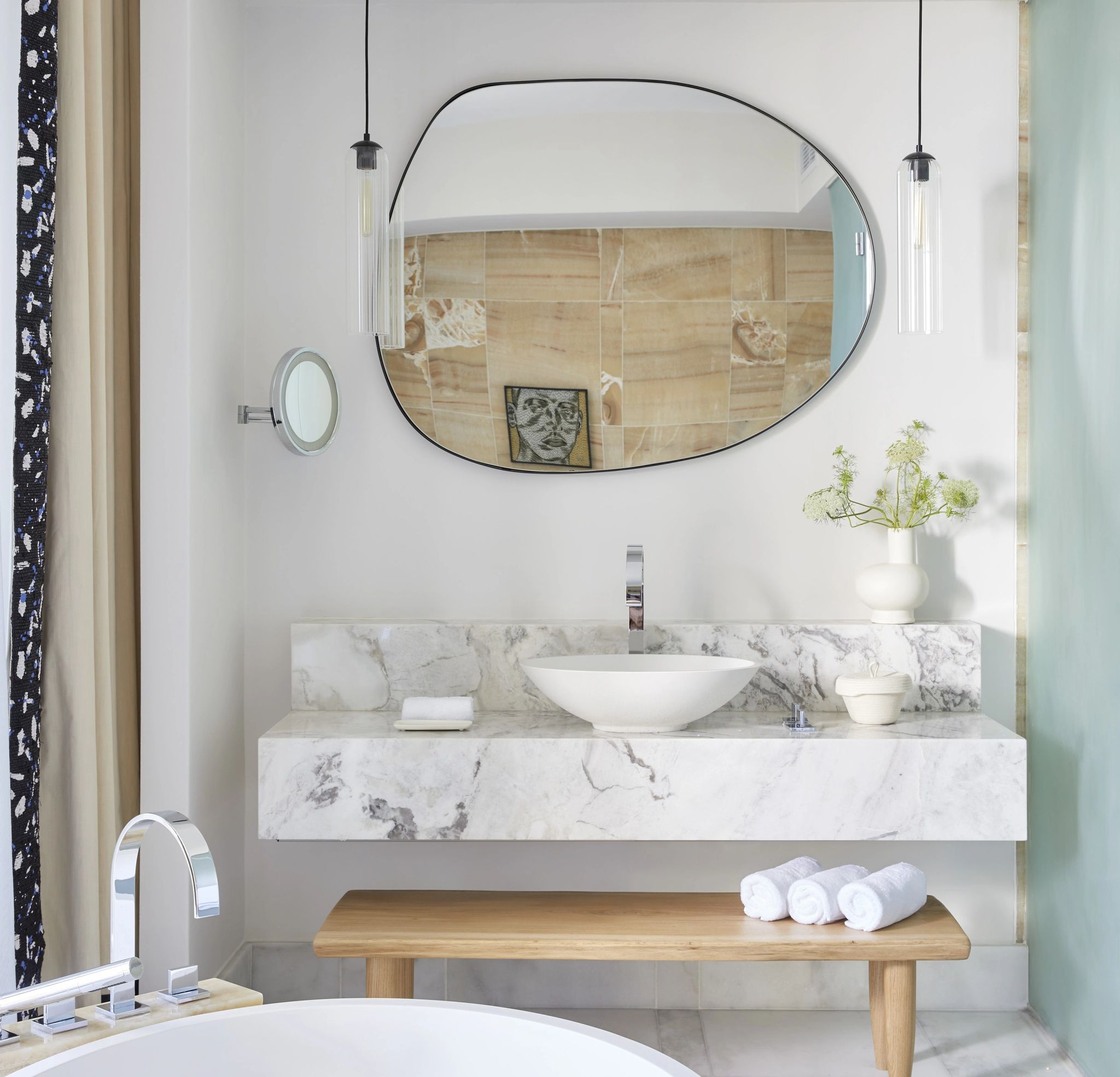 banheiro em marmore - banheiro de luxo - banheiro moderna - pia de granito