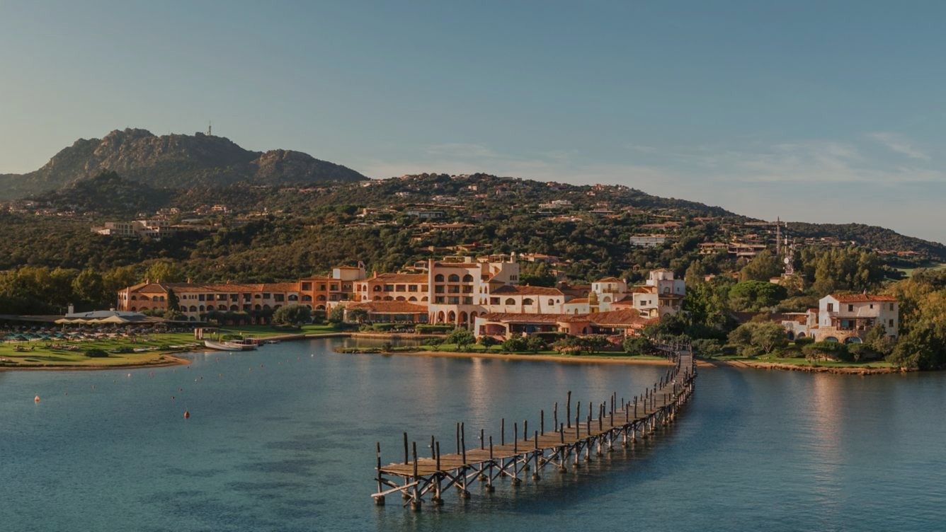 vista aerea - hotel com piscina - hotel frente mar