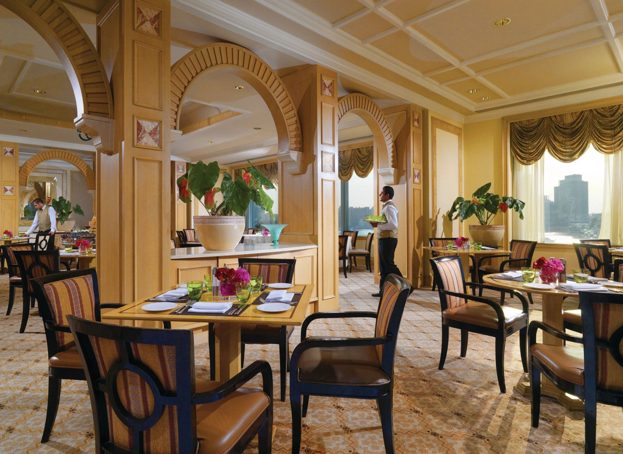 Zitouni restaurante zitouni com culinária egípcia autêntica em hotel cinco estrelas