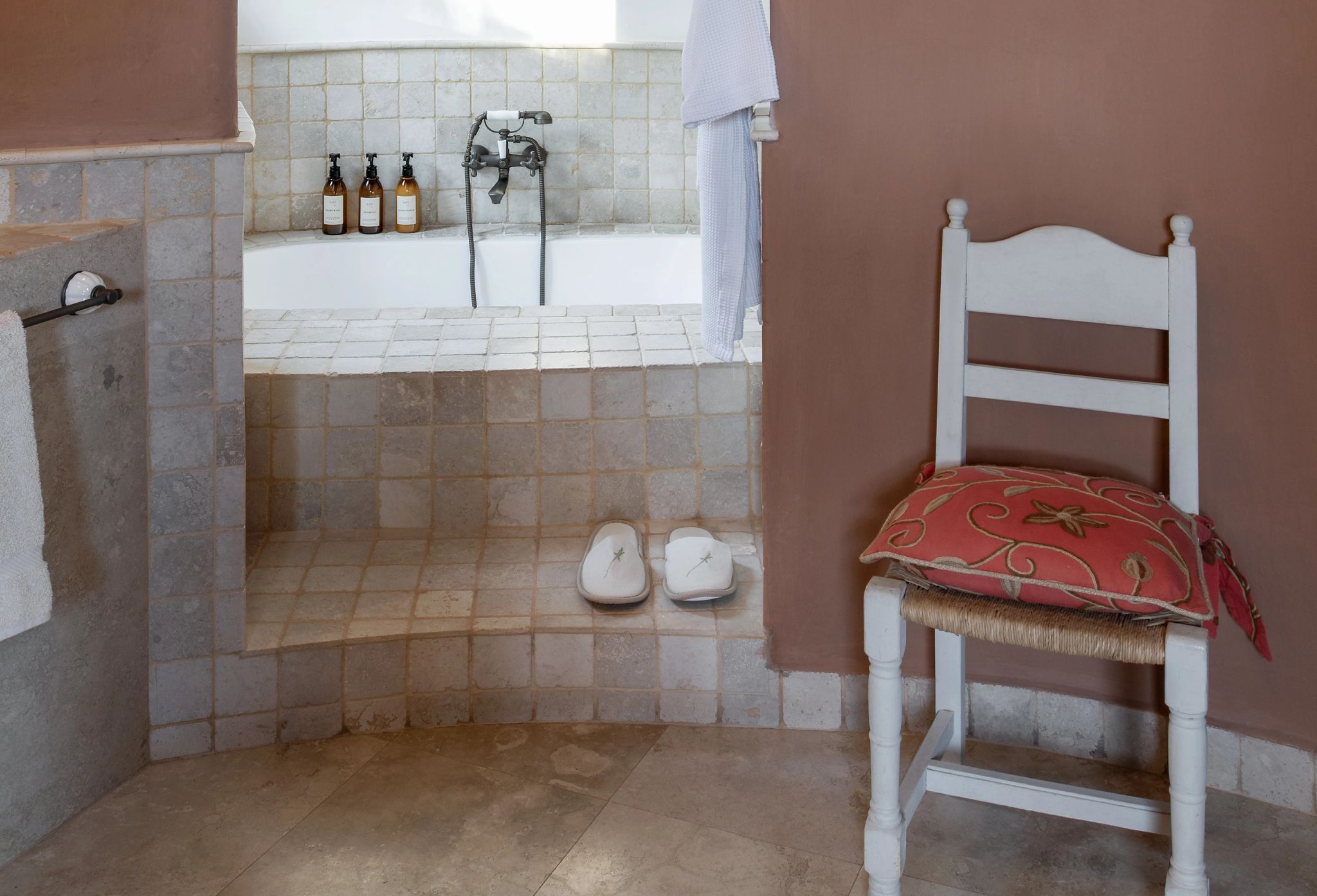 Superior Round Suite banheiro chique - amenidades de banho - amenidade de hotel