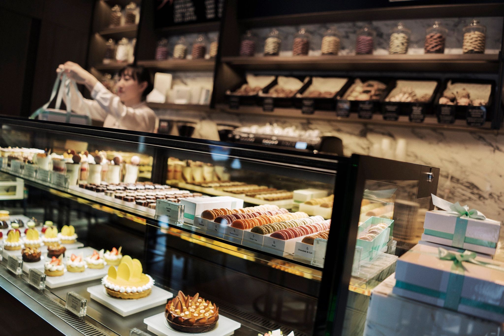 Restaurante Confections by Four Seasons sobremesas gourmet - doces caseiros - vitrine de doces