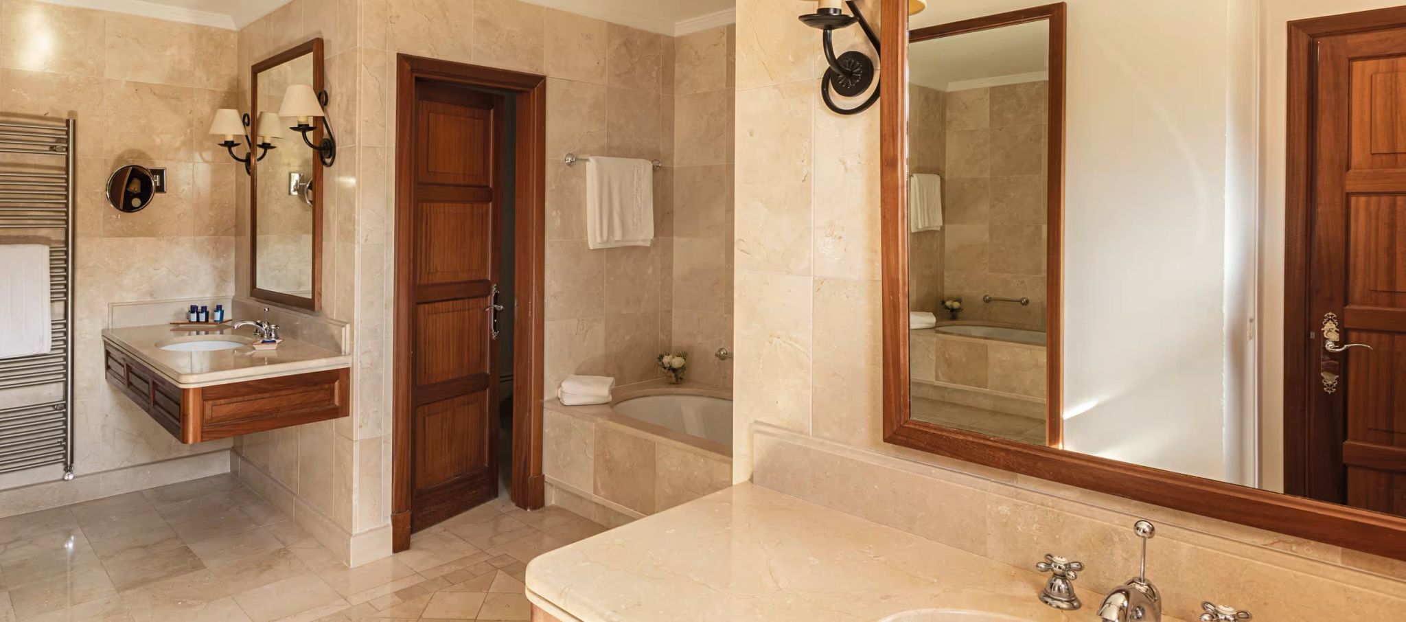 banheira grande - suite premium - banheira separada