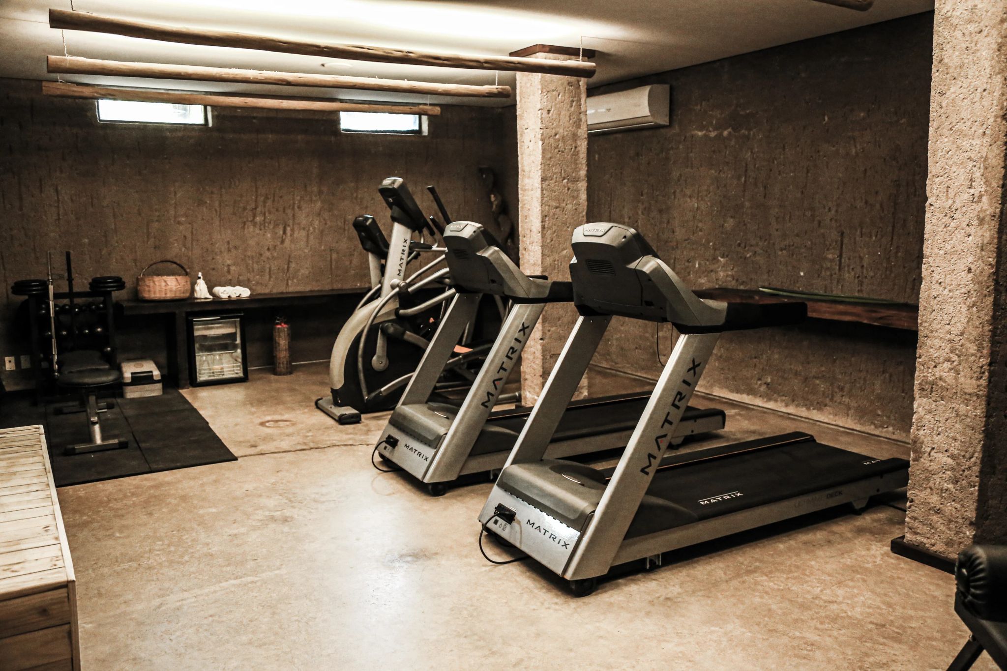 academia de hotel - academia de luxo - decoração rústica