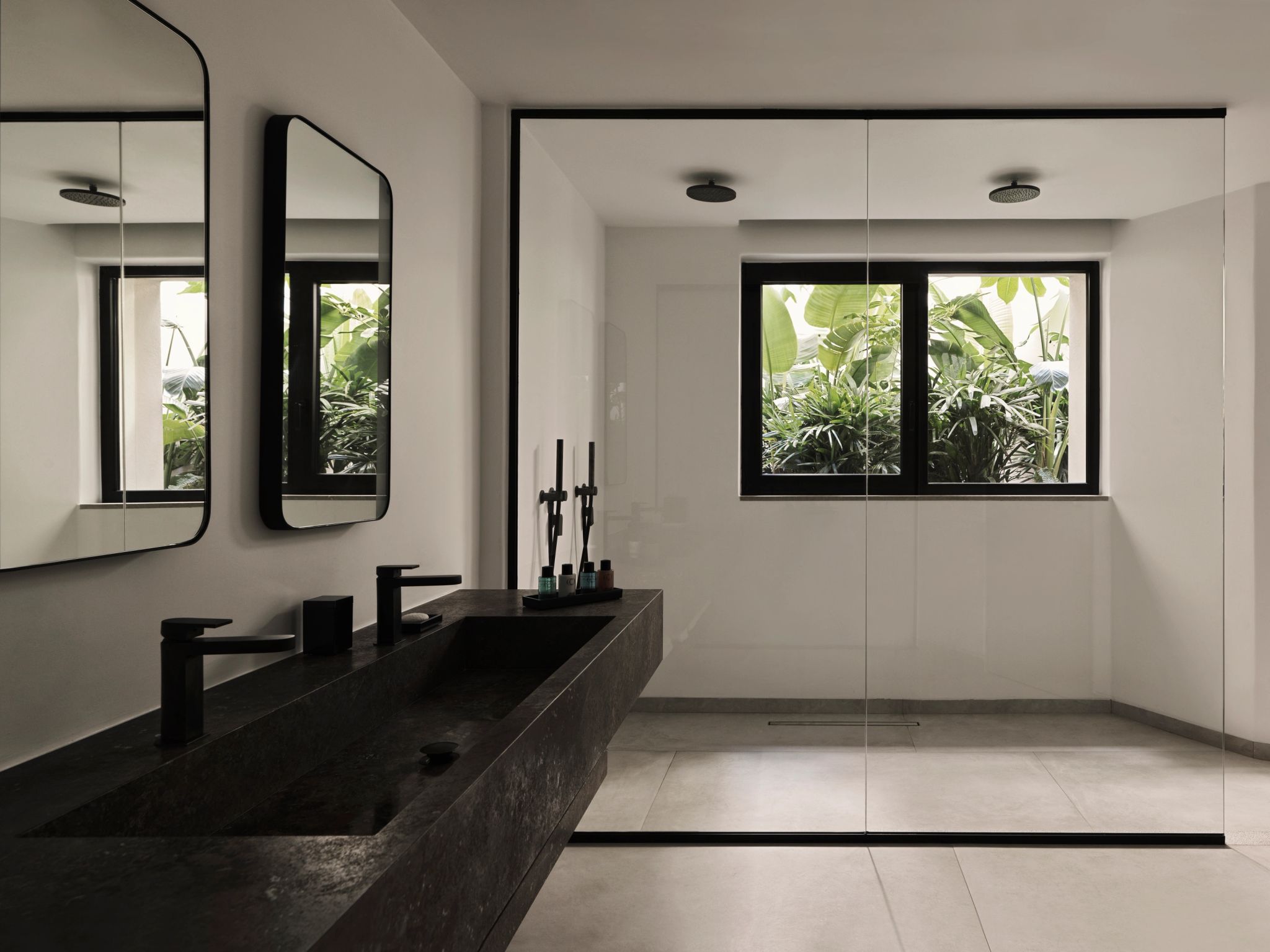 Three Bedroom Pool Villa vila do hotel - banheiro de luxo - pia dupla