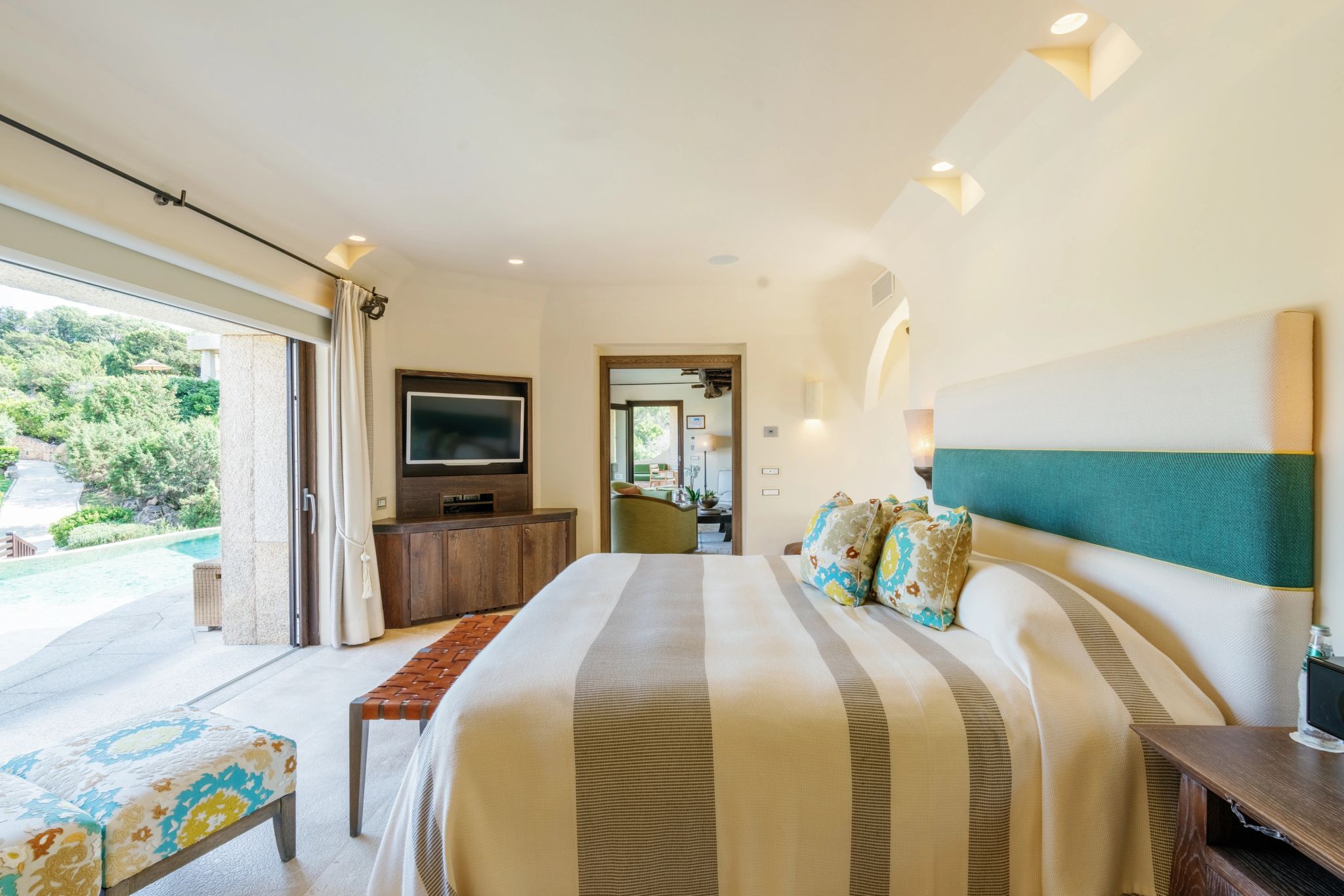 Pool Suite cama king - suite com varanda - suite moderna