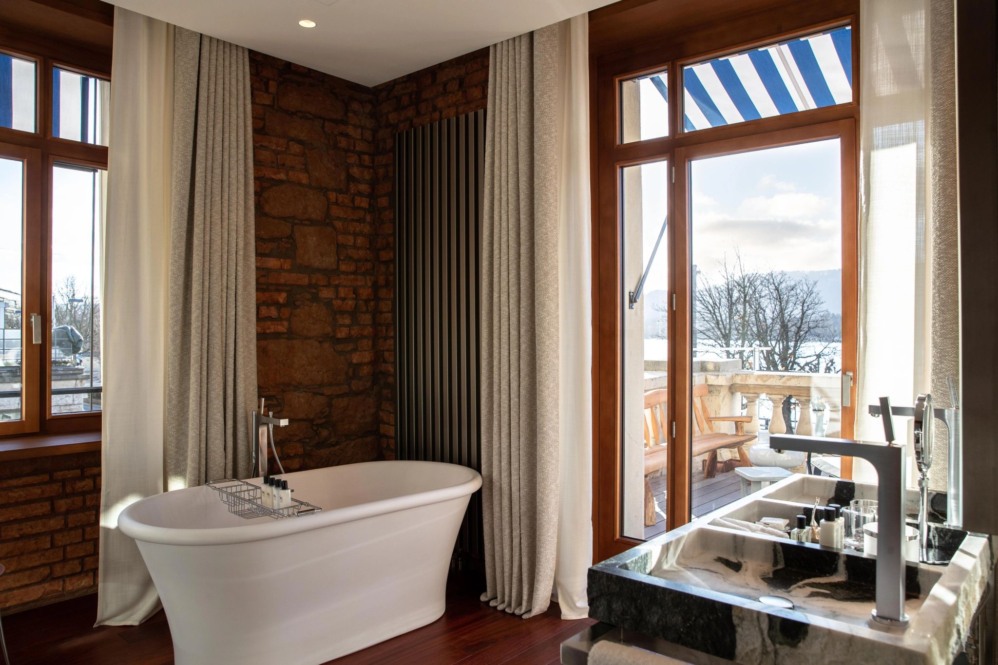 Premier Terrace  banheira de imersao – banho de banheira – banheiro terraço