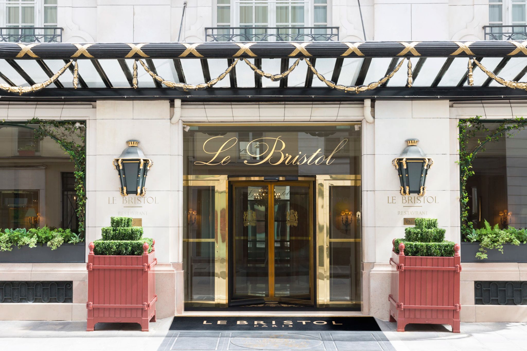 le bristol paris - fachada le bristol