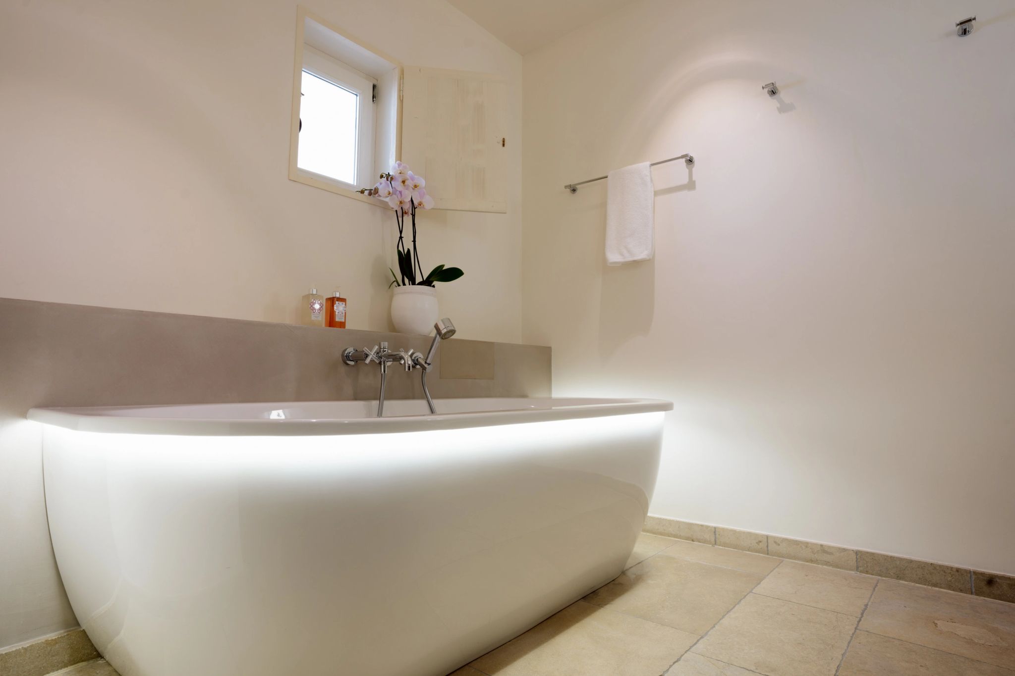 Junior Suite banheira de imersao – banheira premium – banheiro de banheira - banho premium