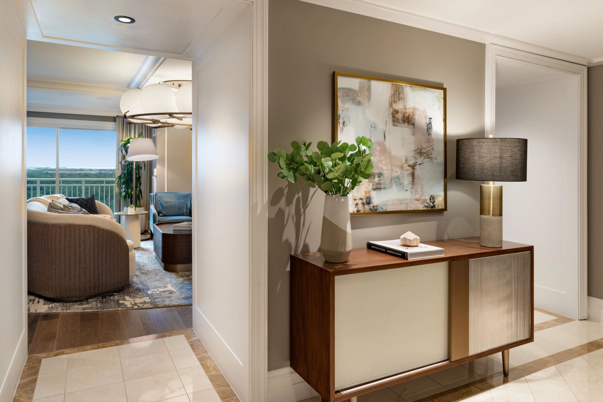 Ritz-Carlton Royal Suite decoraçao moderna - hall de entrada - suite alto padrao