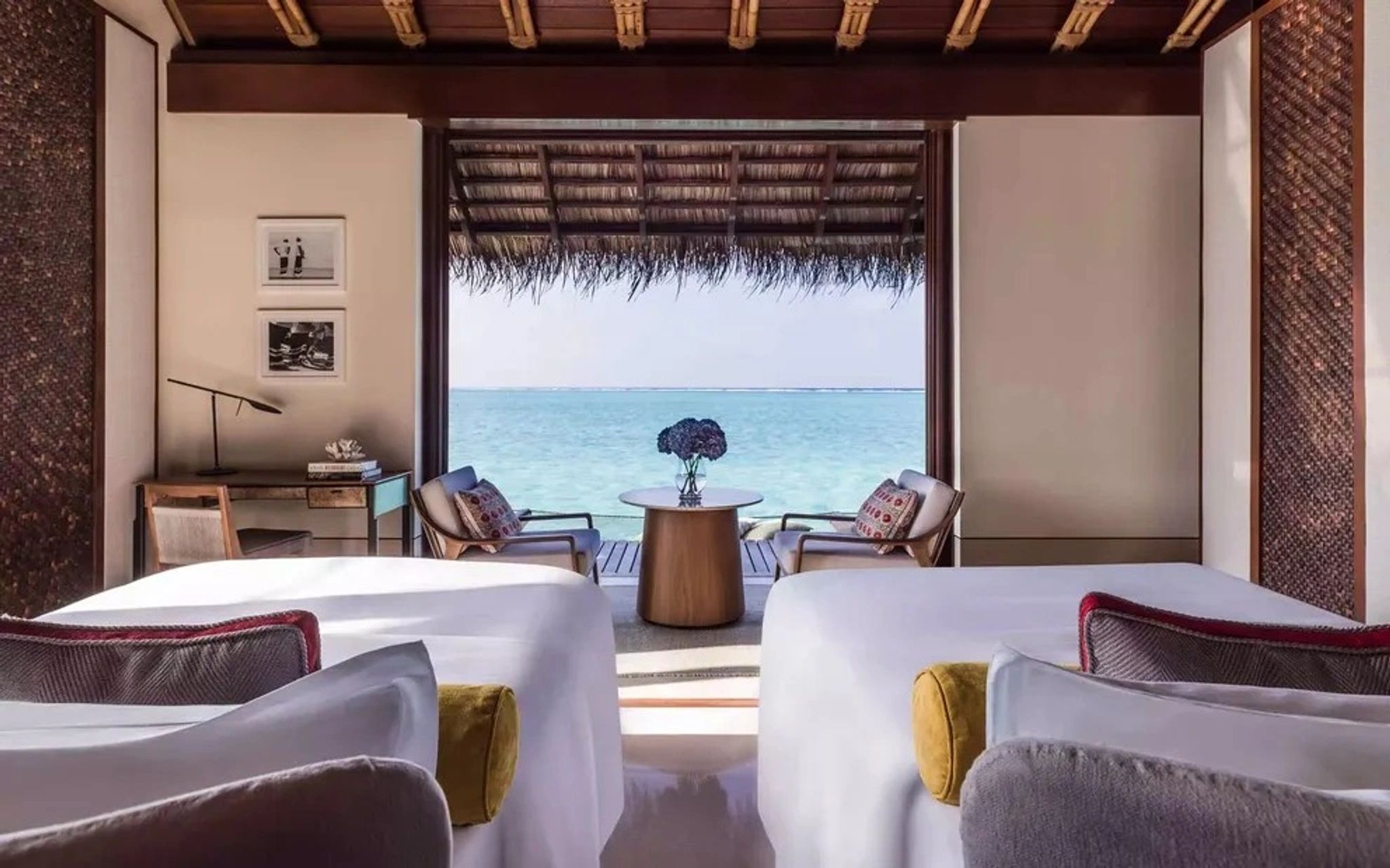 Water Villa Queen camas queen - quarto beira mar - quarto amplo - villa tropical - quarto de luxo