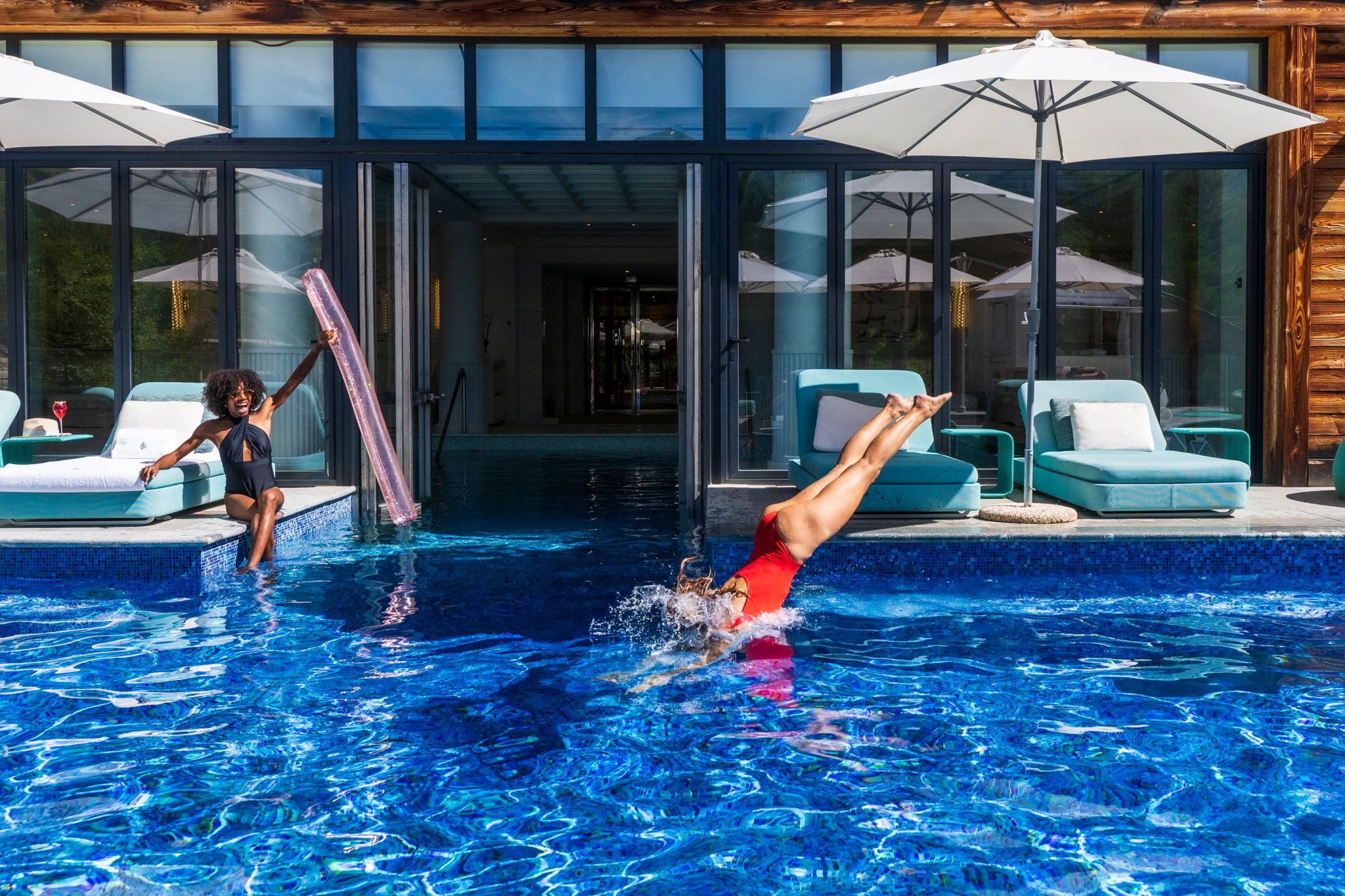 piscina ao ar livre - mergulho - nataçao - piscina externa - verao em megeve - summer