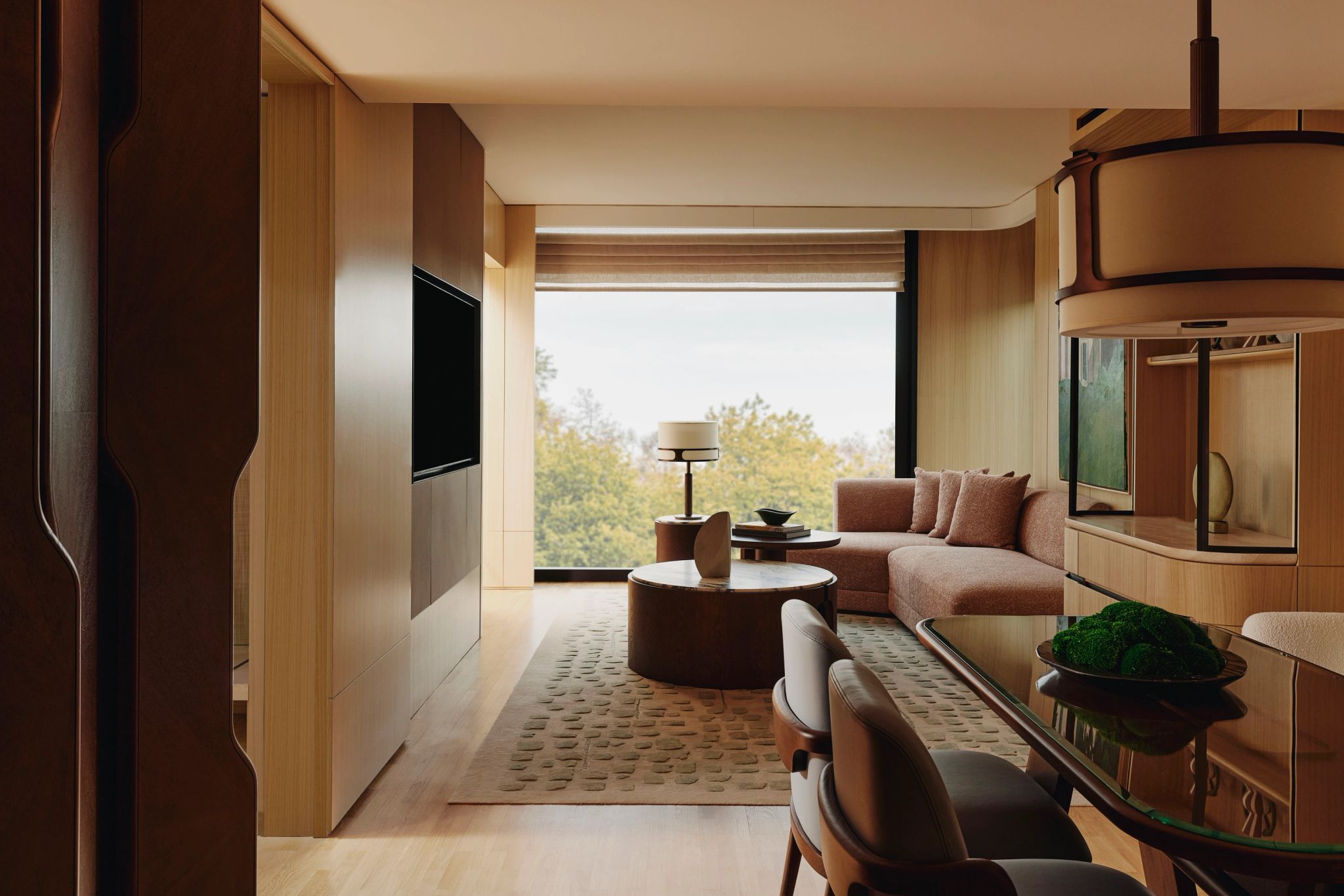 sala de estar - sala ampla - suite com sala - salacom tv - mesa de jantar - suite moderna