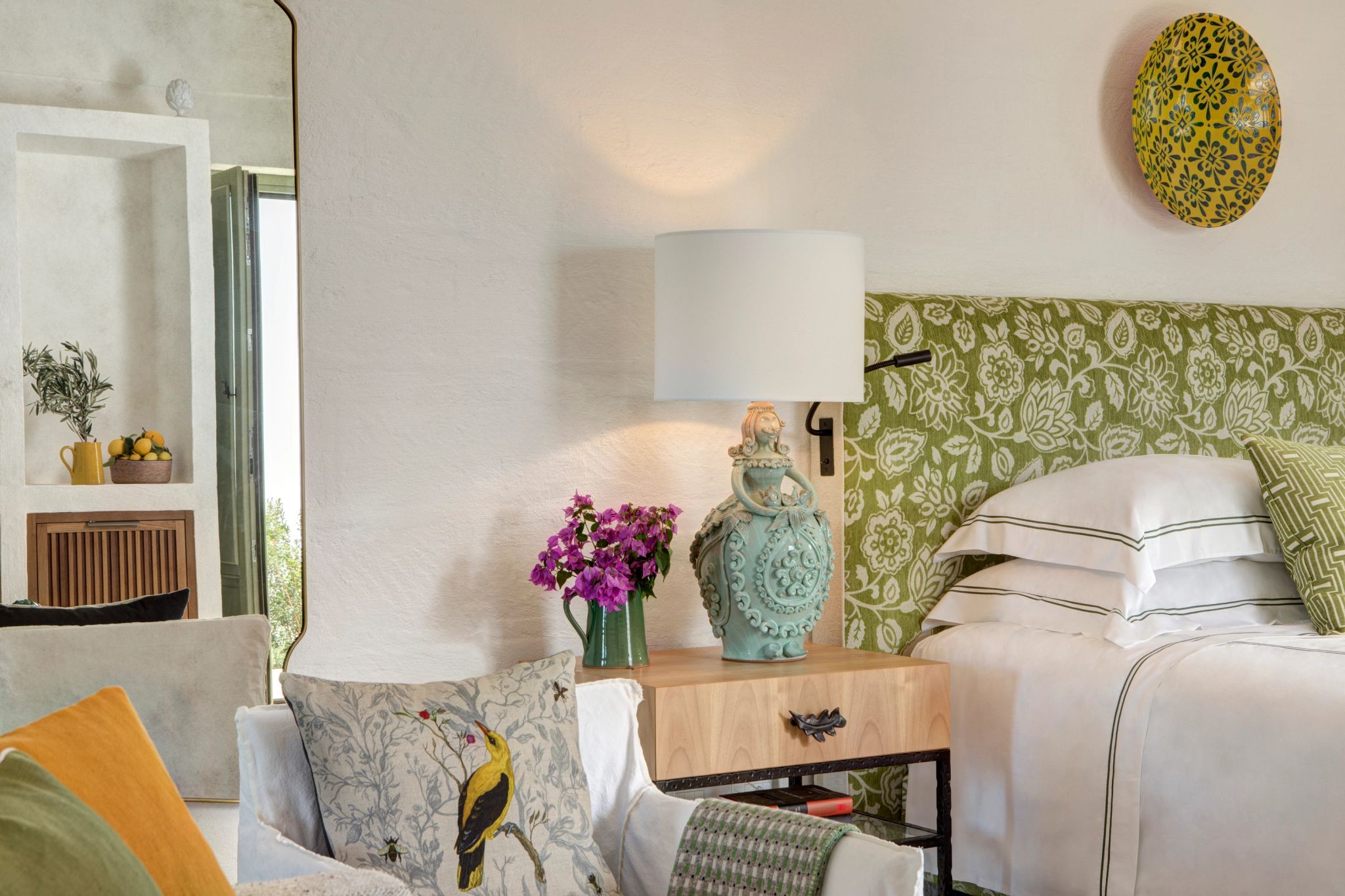 Two Bedroom Family Room decoraçao moderna – quarto vista campo – quarto para familia - quarto amplo