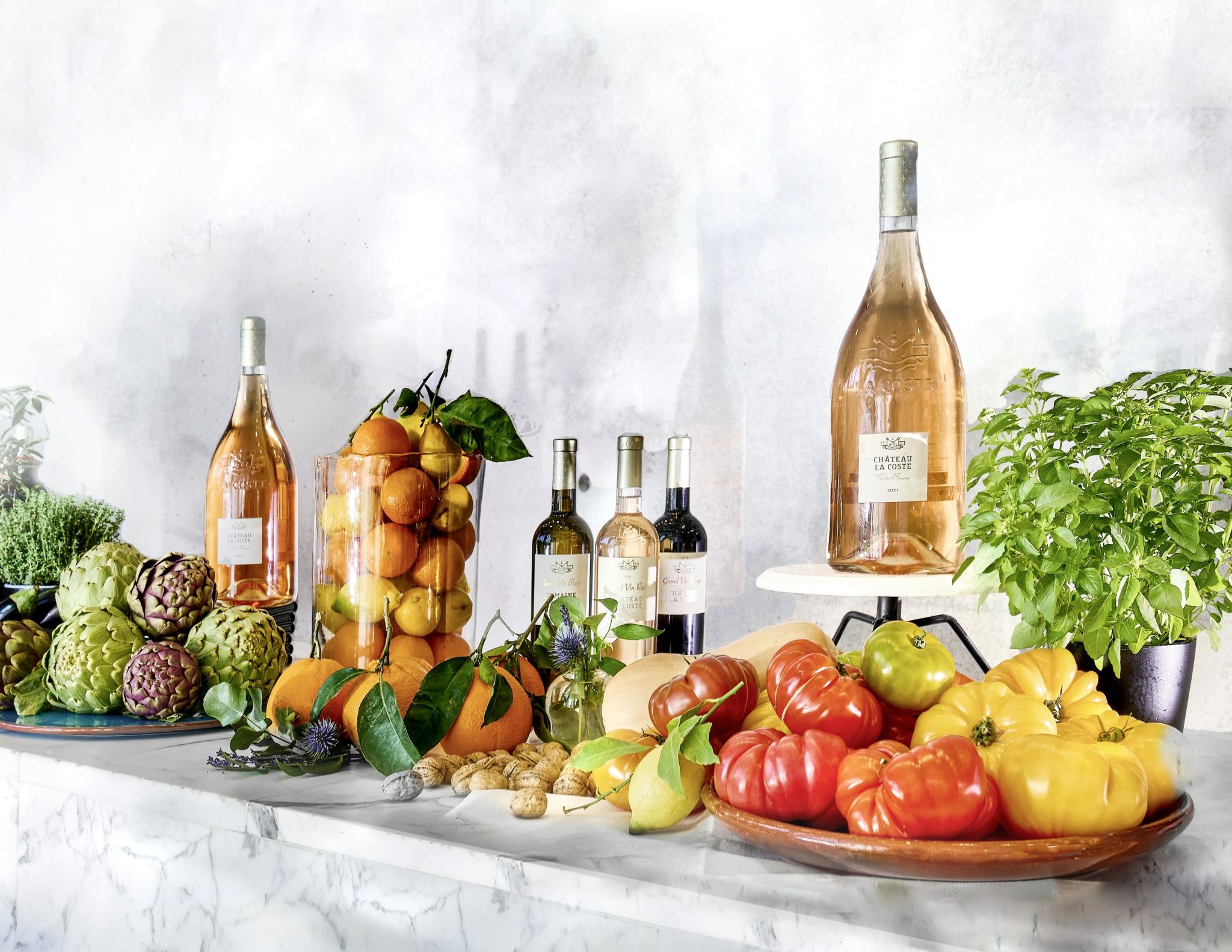 Restaurante Tadao Ando alta gastronomia – produtos frescos – alimentos saudaveis - garrafa de champgane