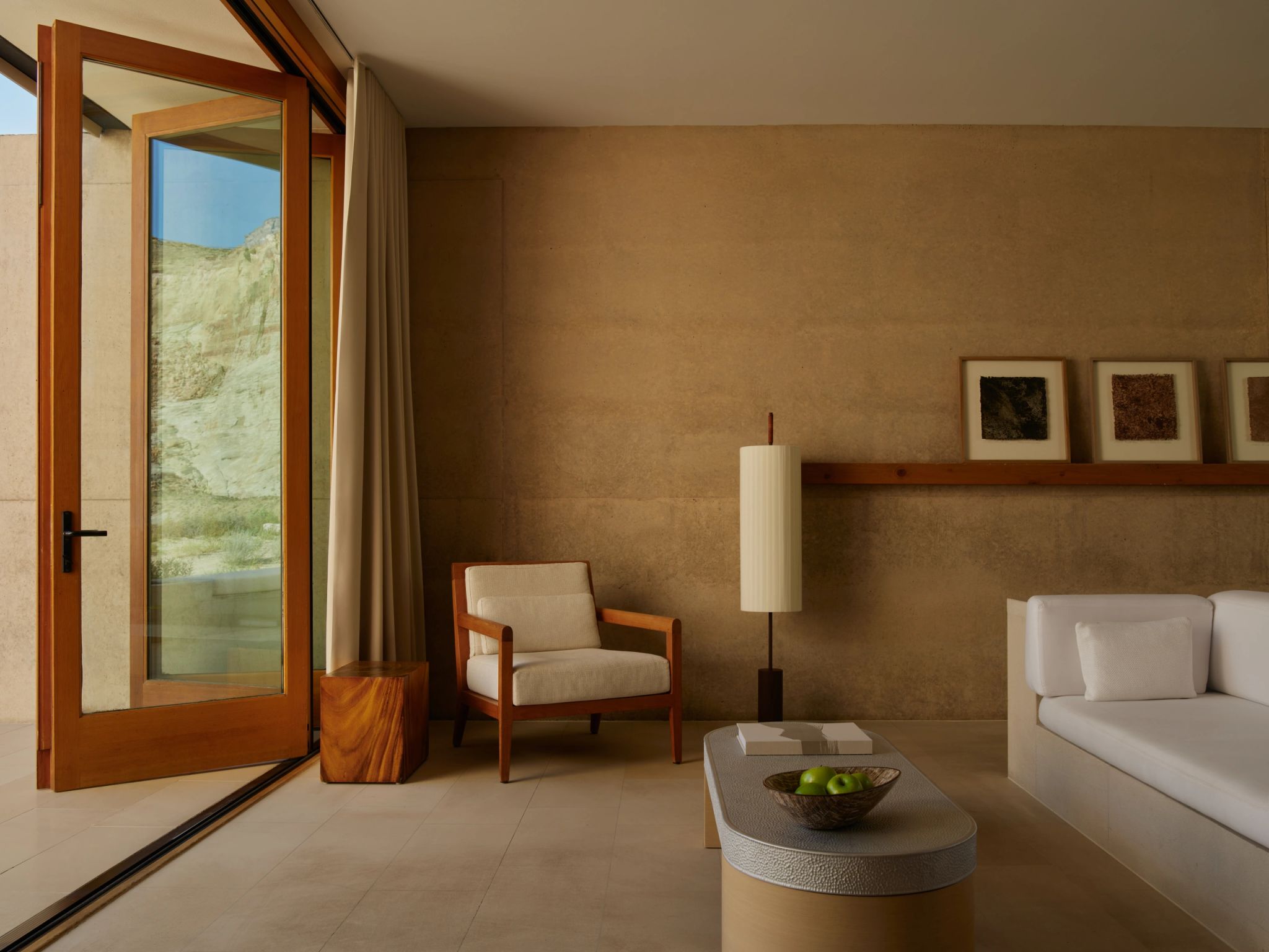 Girijaala Suite   area de estar suite - decoraçao elegante – cama king