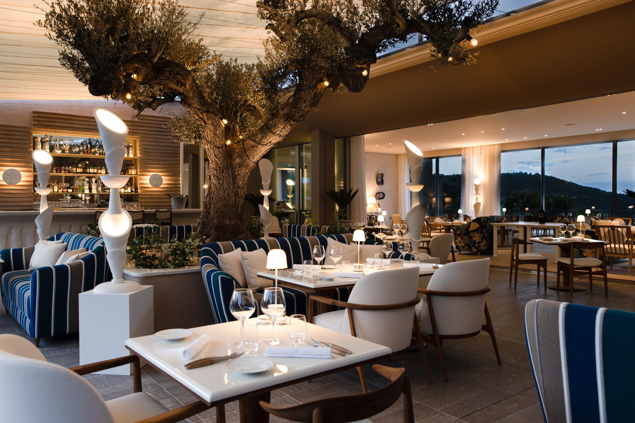 Restaurante La Voile decoraçao de luxo – chef michelin – alta gastronomia