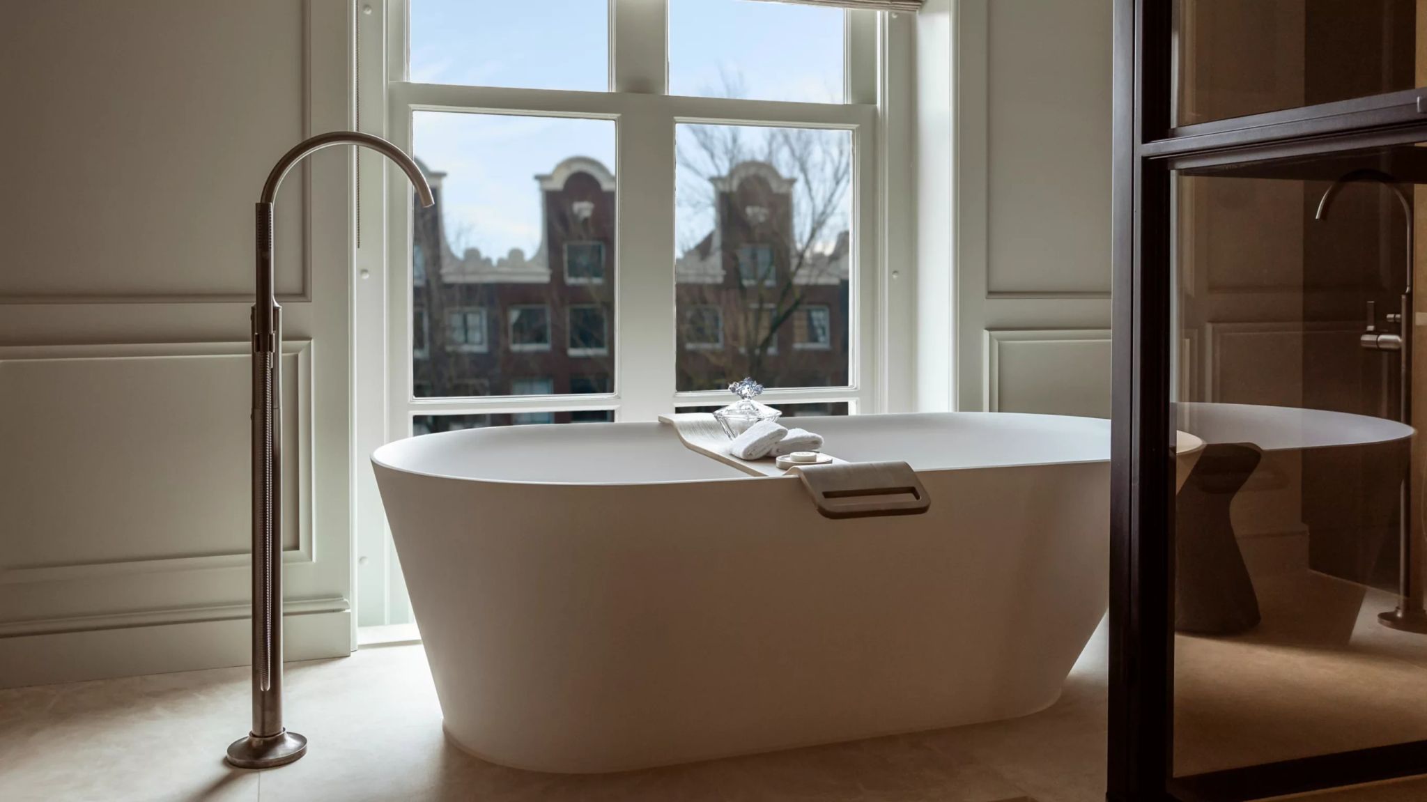 Canal View Duplex Suite suite com banheira - banheira vista amsterda - banho premium