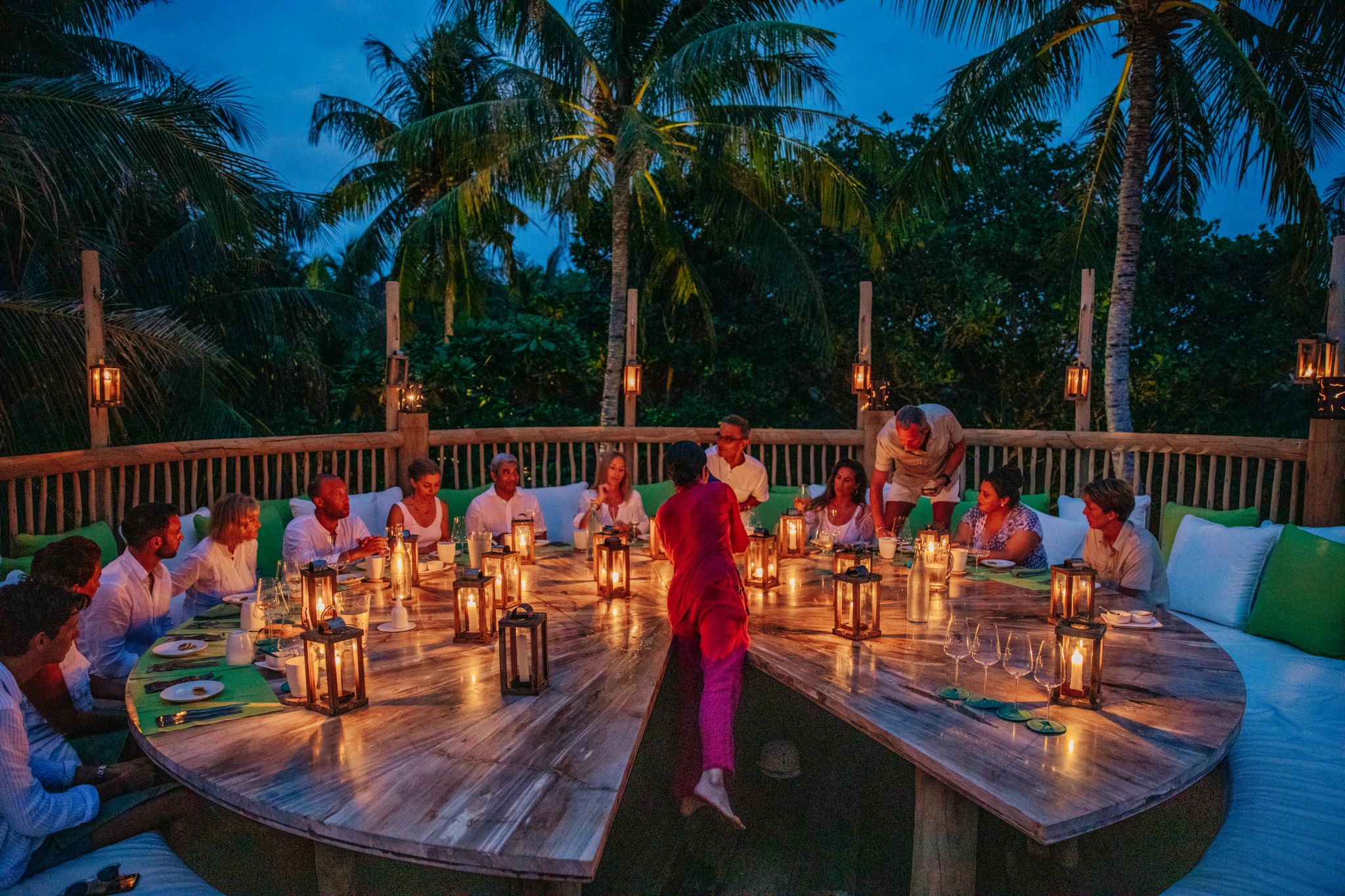 Flying Sauces Zipline  plataforma suspensa mar - jantar acrobatico - vista panoramica maldivas