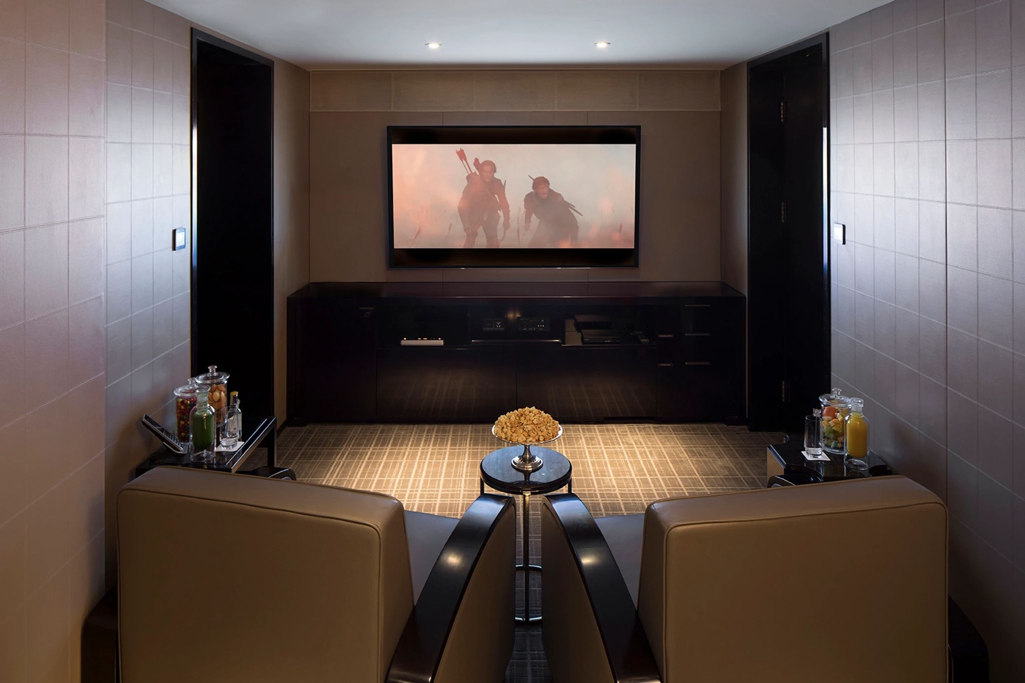 sala de cinema – suite com cinema – suite premium  