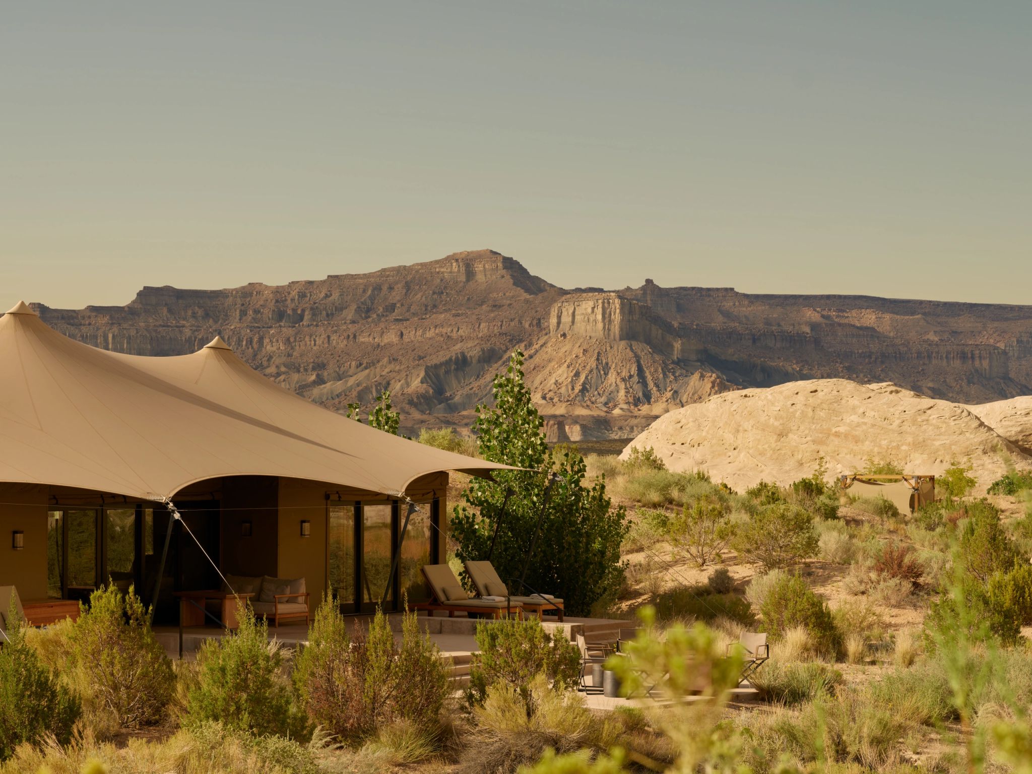 arquiteura de luxo - localizaçao privilegiada – hotel no deserto