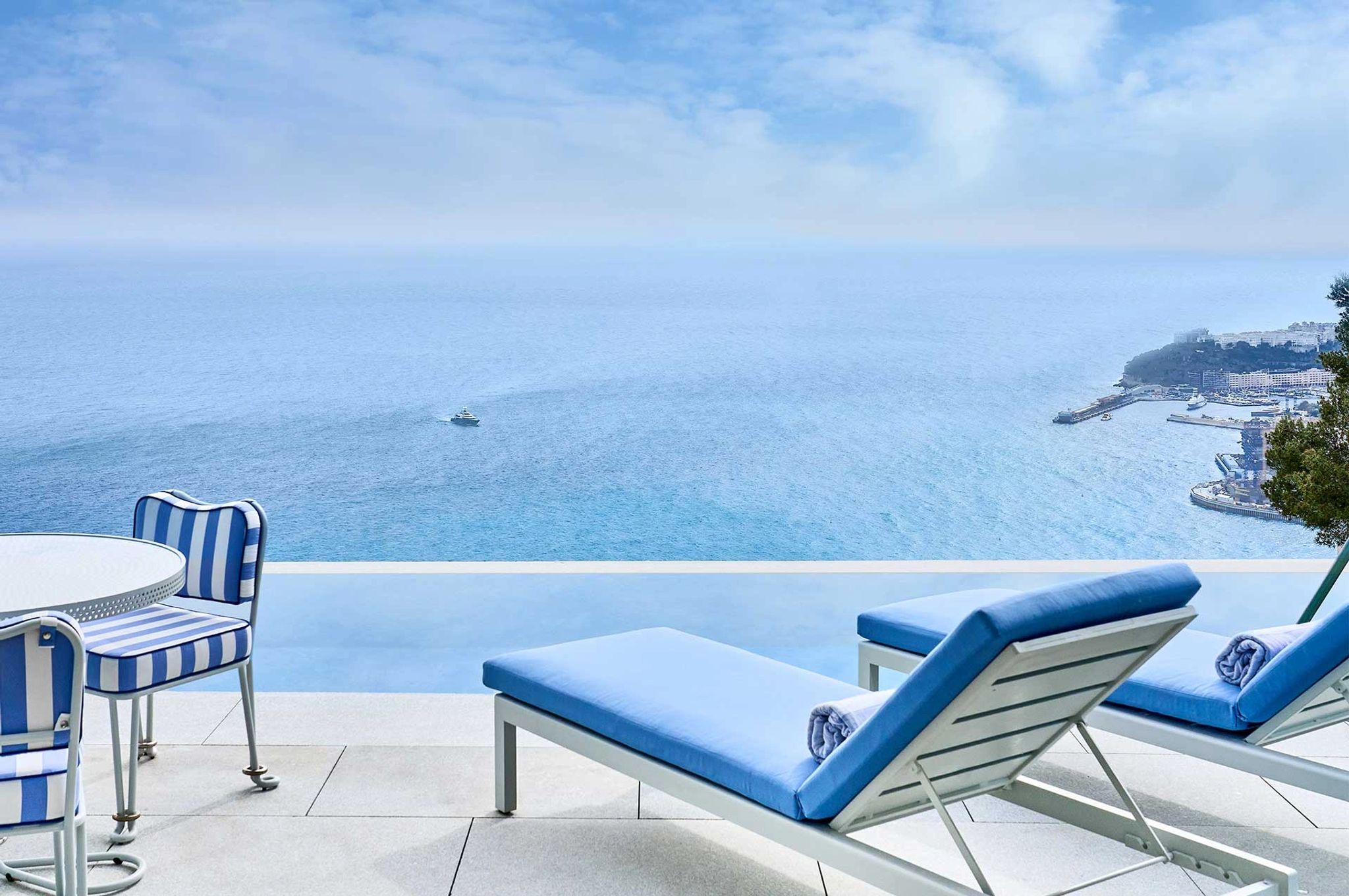 Infinity Blue Suite piscina privativa - piscina borda infinita - suite com piscina - vista mar - suite com piscina