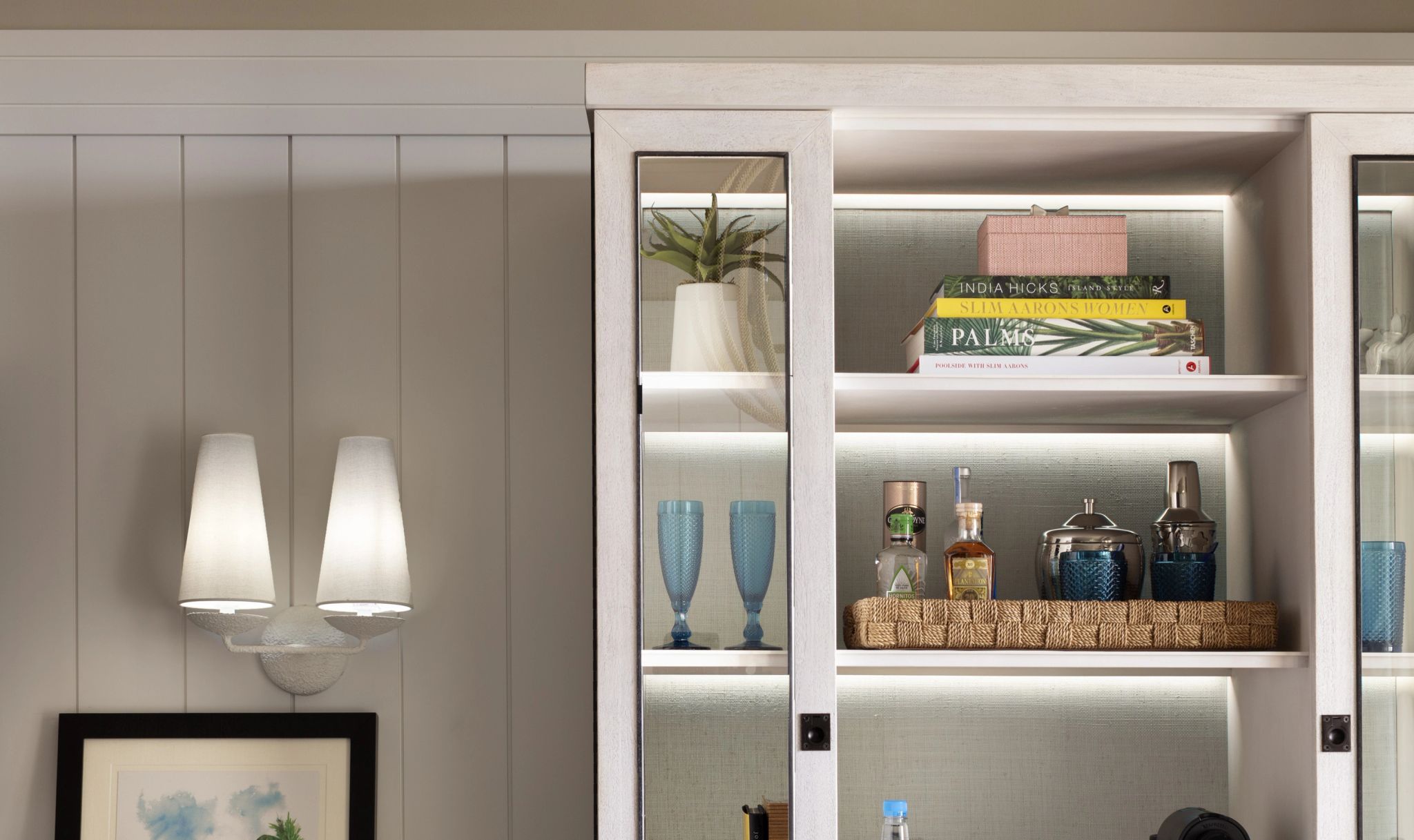 livros decorativos – objetos decorativos - decoraçao de luxo - quarto vista mar