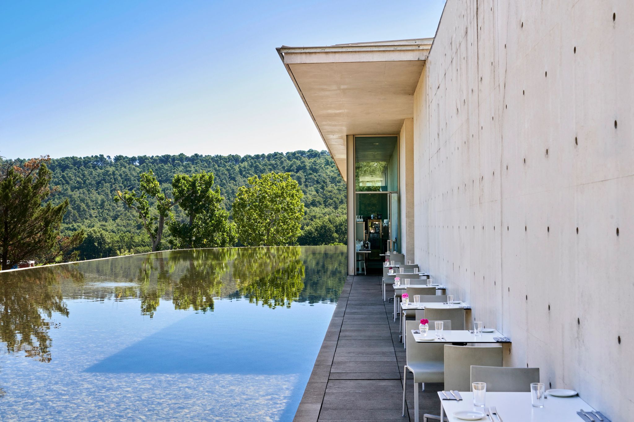 Restaurante Tadao Ando arquitetura moderna - restaurante com vista - terraço gourmet - restaurante com terraço