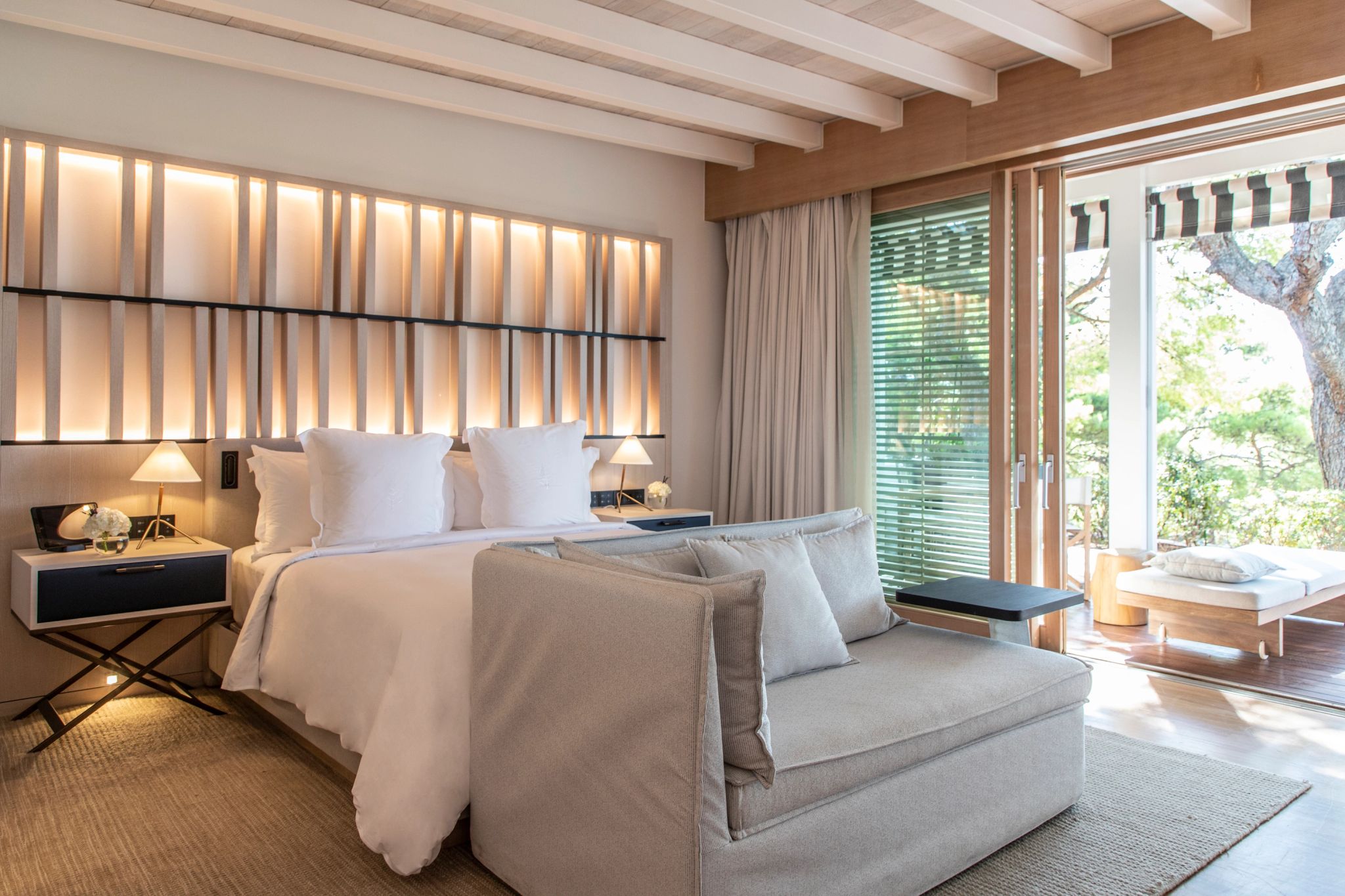 Garden View Bungalow decoraçao moderna - quarto casal - cama king