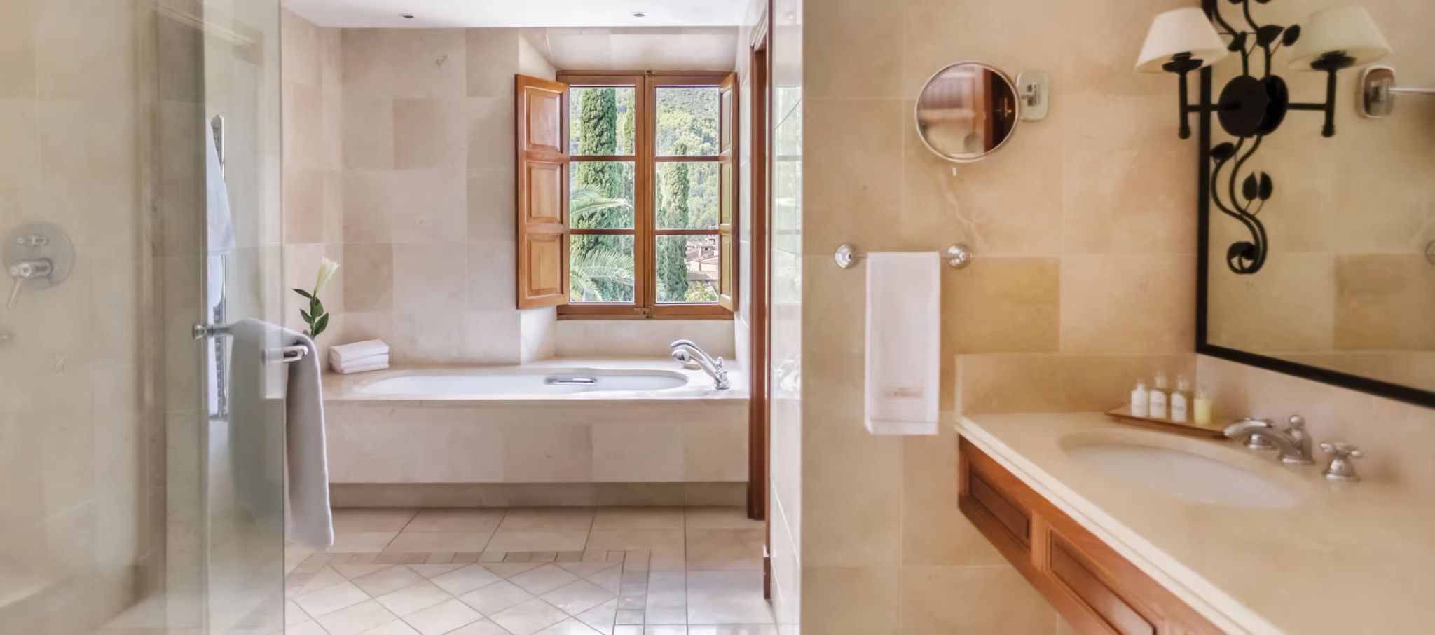 Deluxe Double suite premium - banheiro grande - hotel mallorca