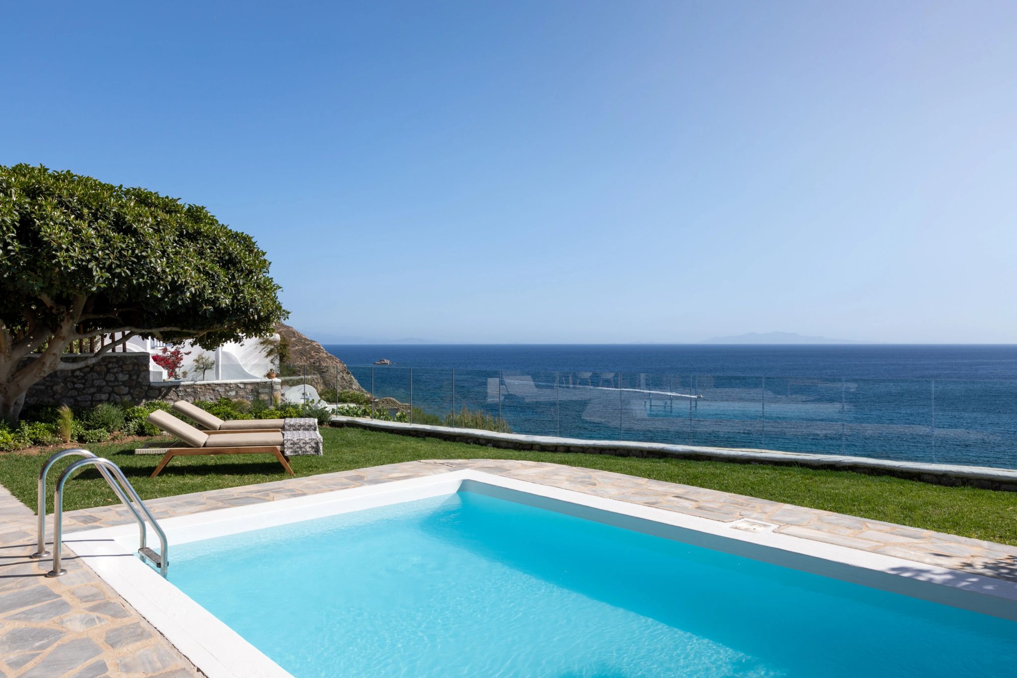 Amethyst Three Bedroom Villa, Bedroom 1: 1 King, Bedroom 2: 2 Twin, Bedroom 3: 1 King, Sea View piscina beira mar - piscina frente mar - piscina externa