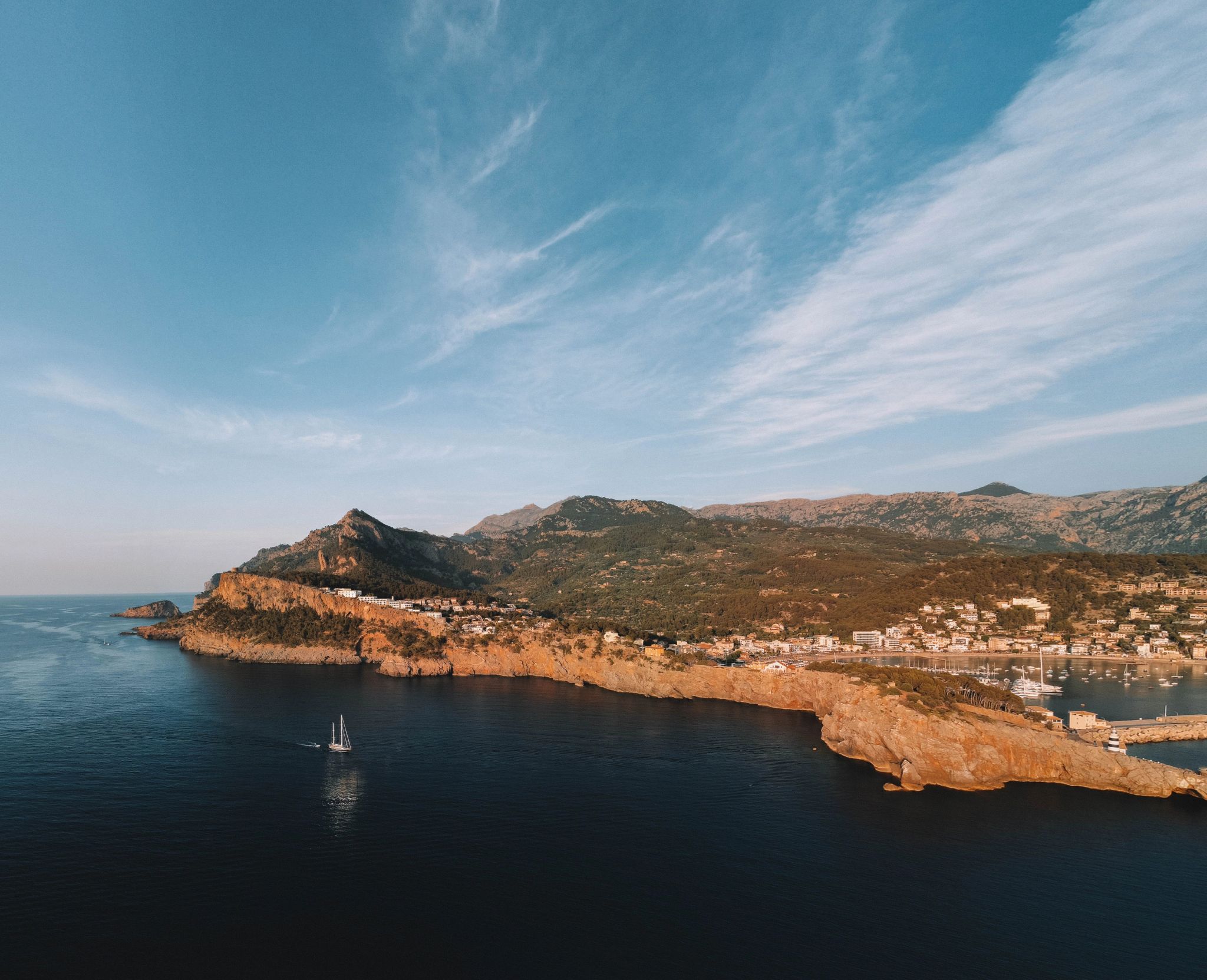 Vista aérea do resort vista aerea - passeio de barco - paisagem natural - natureza