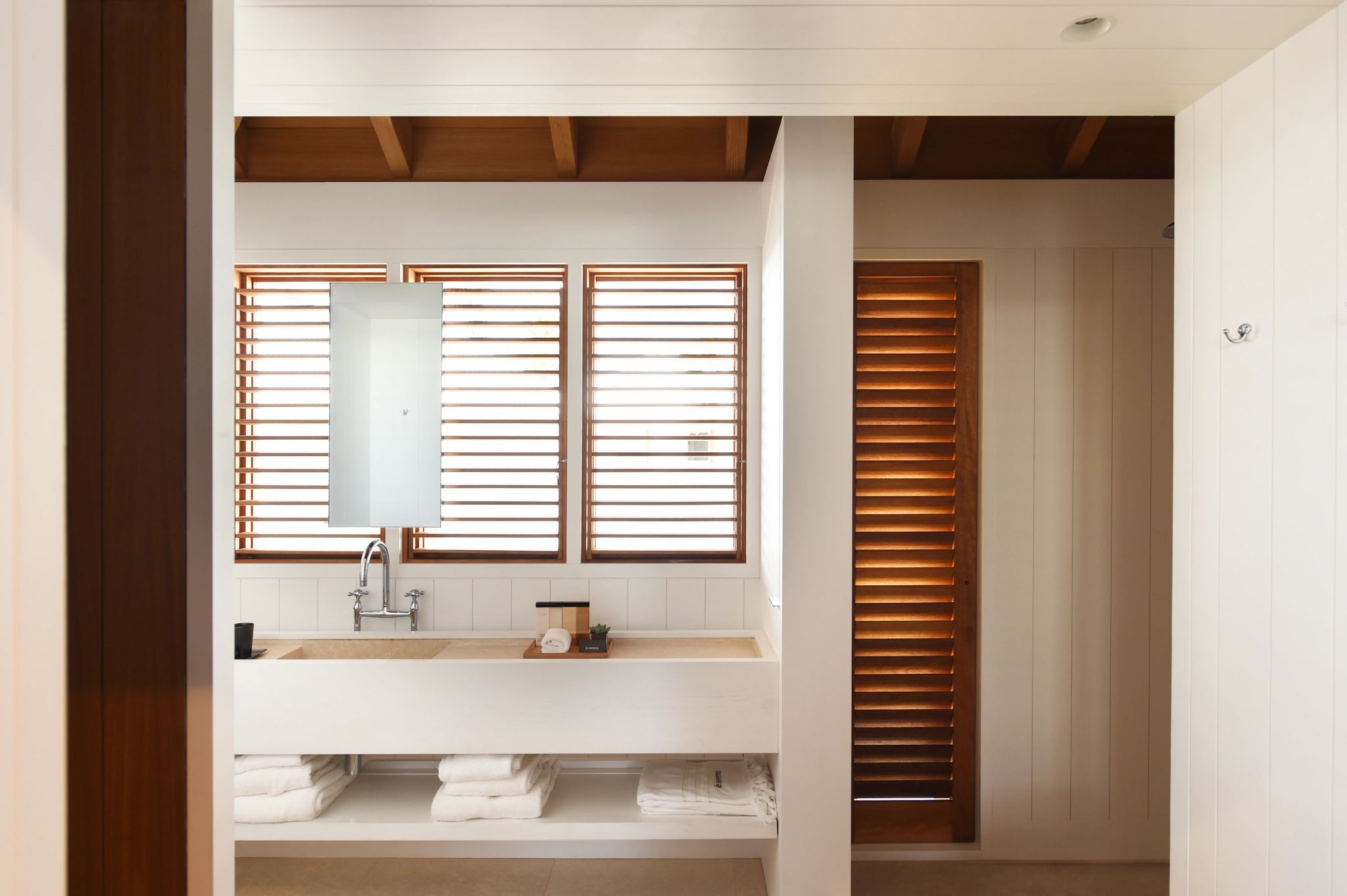 Suite Piscine banheiro moderno - banho premium- banheiro de hotel