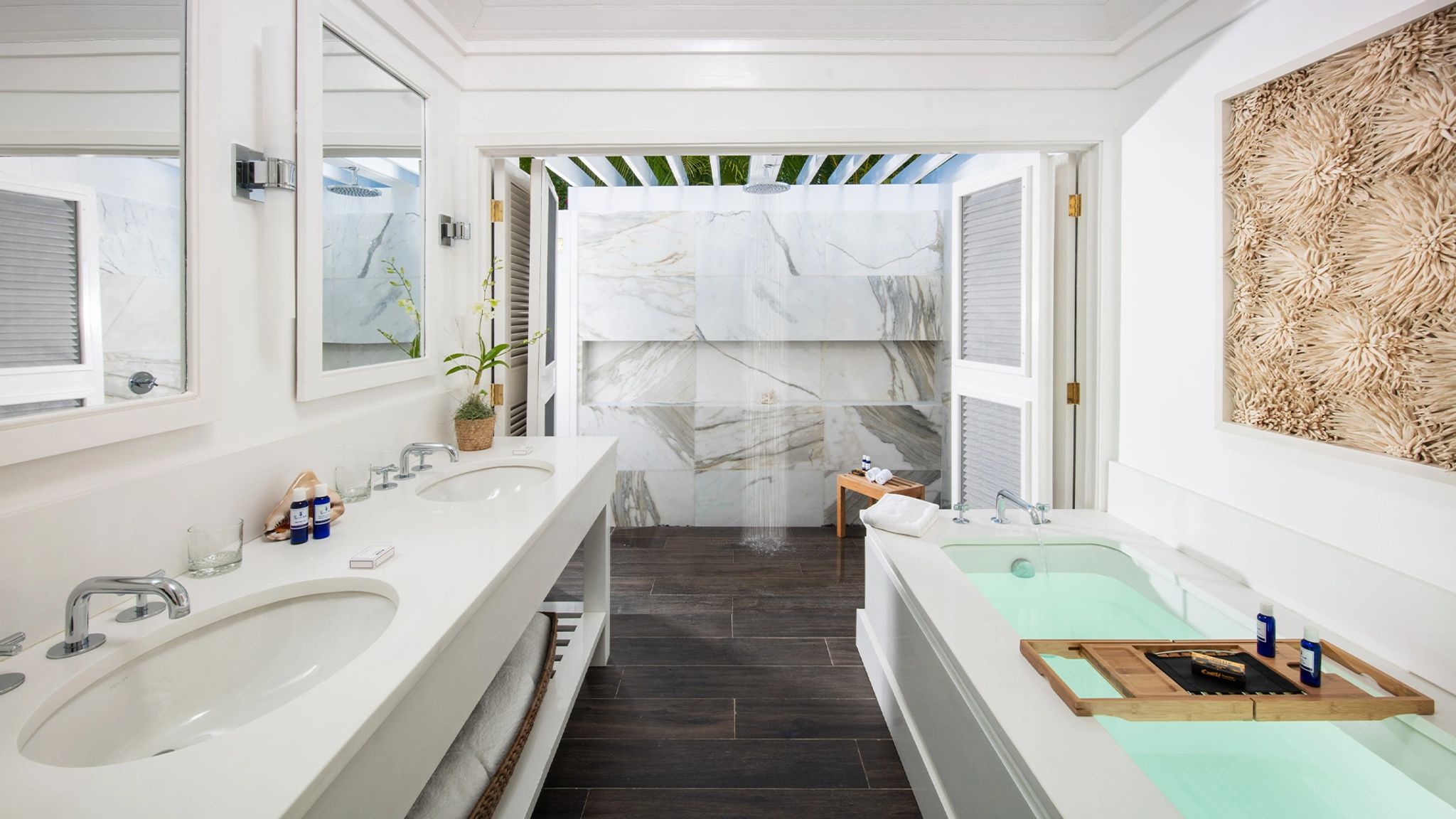 Five Bedroom Signature Villa  banheiro com pia dupla - banheiro casal - banheira de imersao