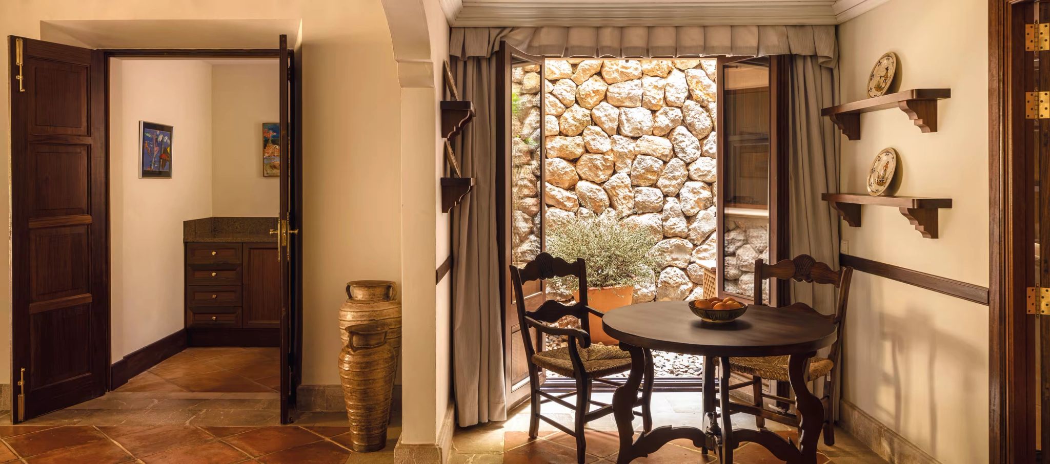 Miró Signature Suite quarto premium - suite enorme - mesa de jantar