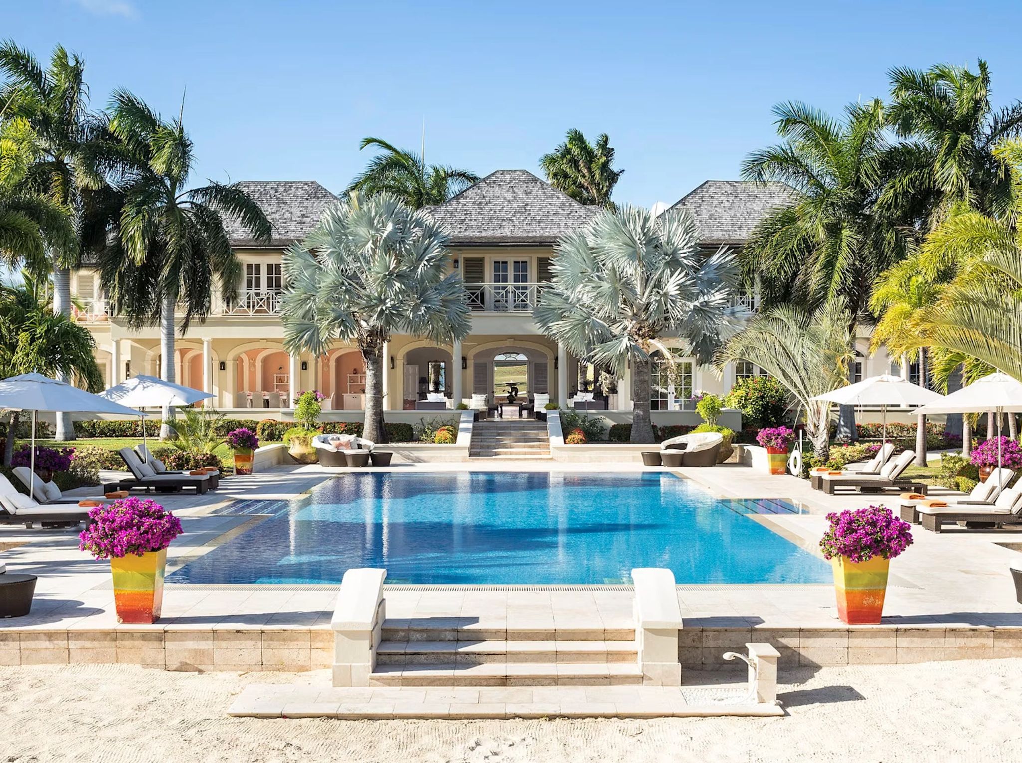 fachada da vila - piscina privativa - entrada da vila