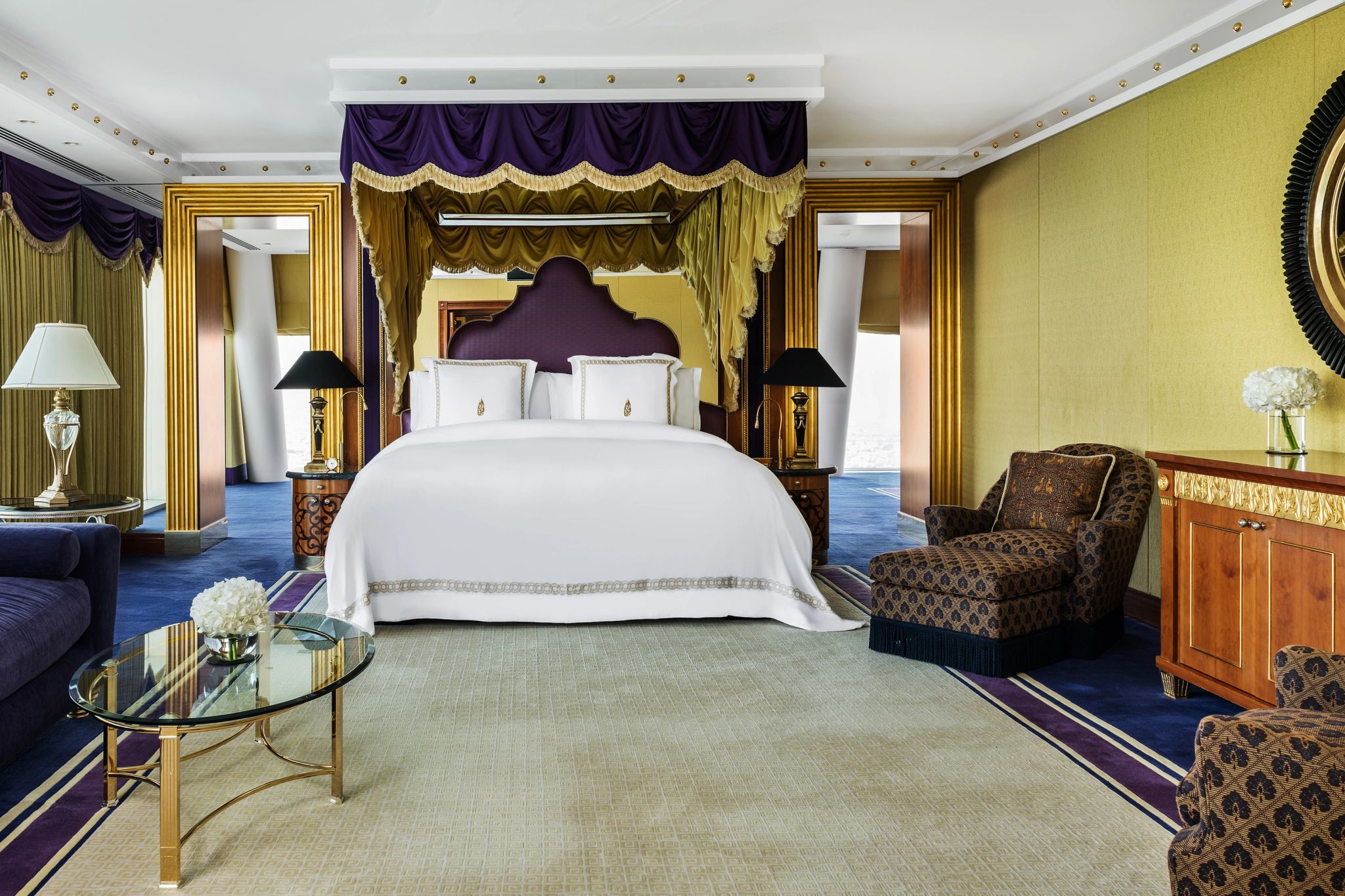 Duplex Diplomatic Three Bedroom Suite signature suite - suite com tres quartos - cama de dossel