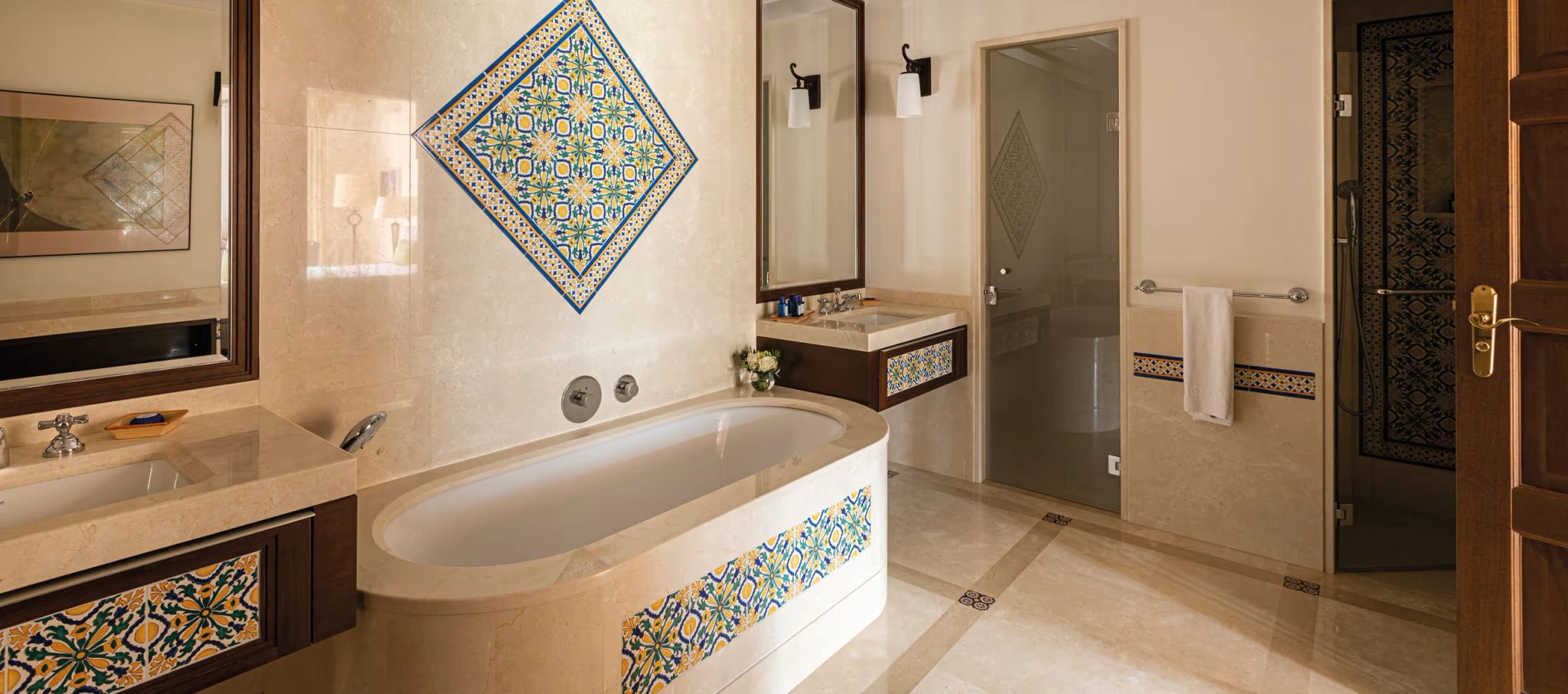 Executive Suite banheiro duplo - quarto com dois banheiros - suite com banheira